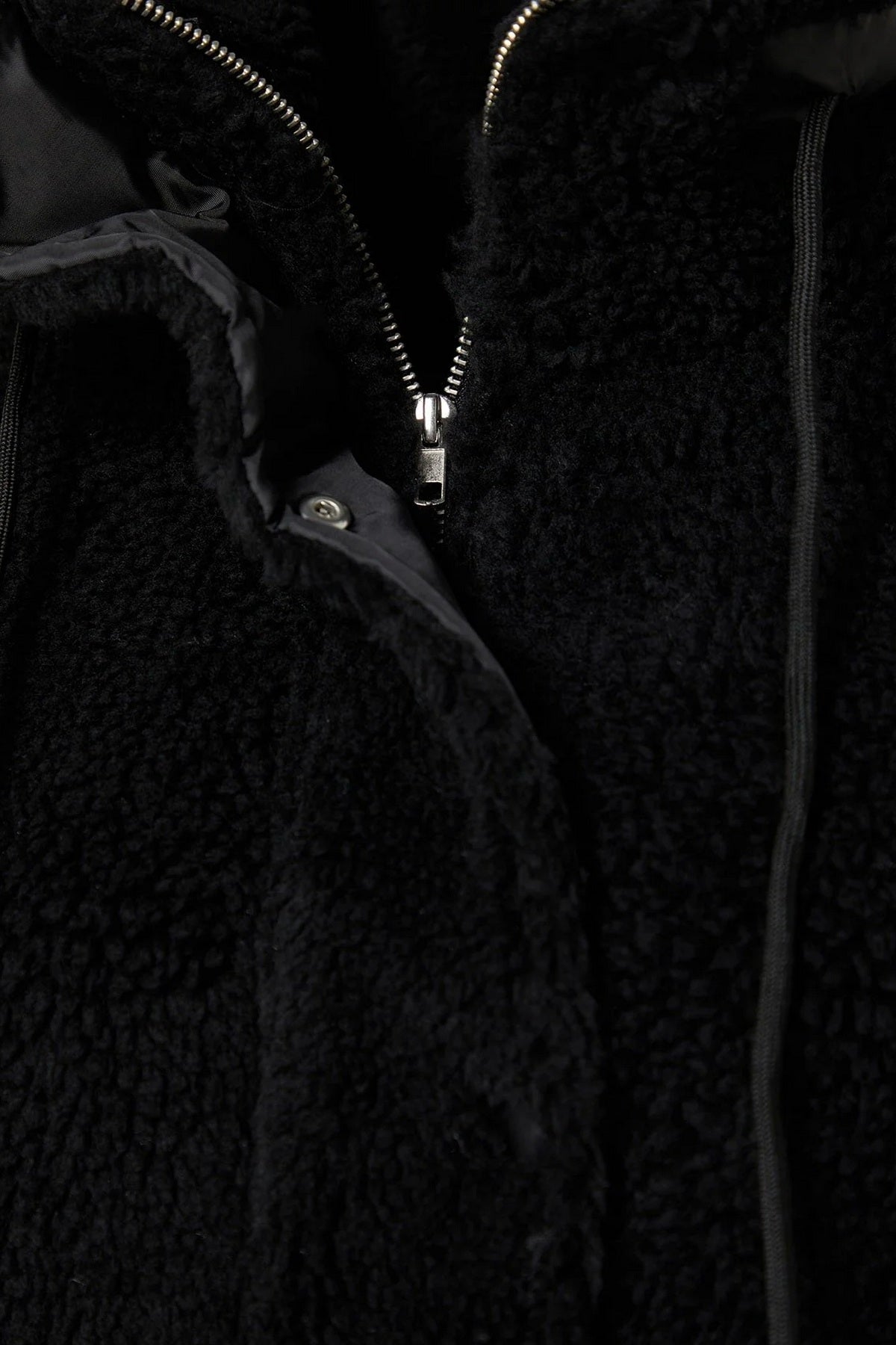 Kaputi TWOAW21MO0132 - crna [djesi-src-646d2c821943e2a0114b5276d2393b0179565833a51dba3fb7e8a18f27b03ff9]