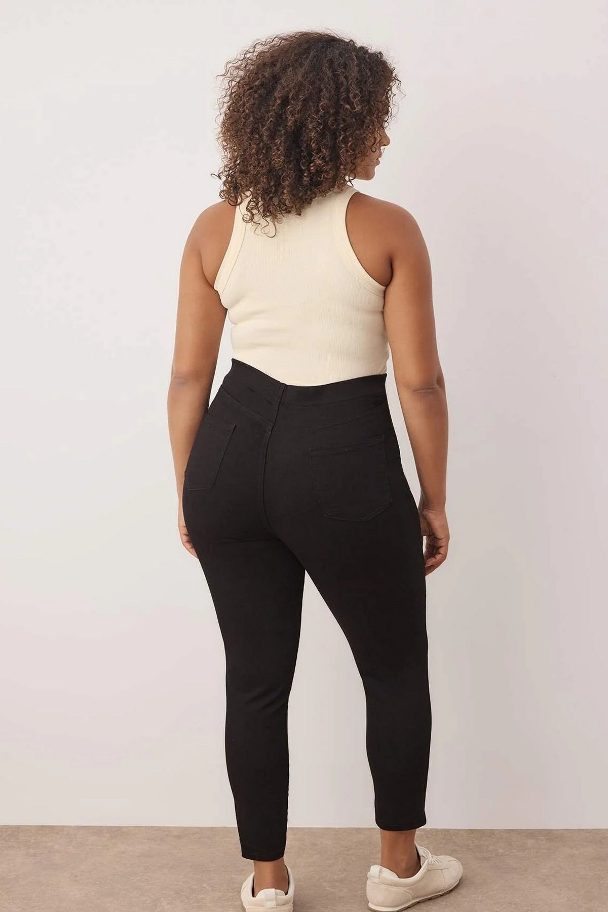 Jeans TBBSS24CJ00034 - crna [djesi-src-0fdd557f38d2fd612cc50b7c837e0002bdf958017ecb8821a9ae65bb02f2fe22]