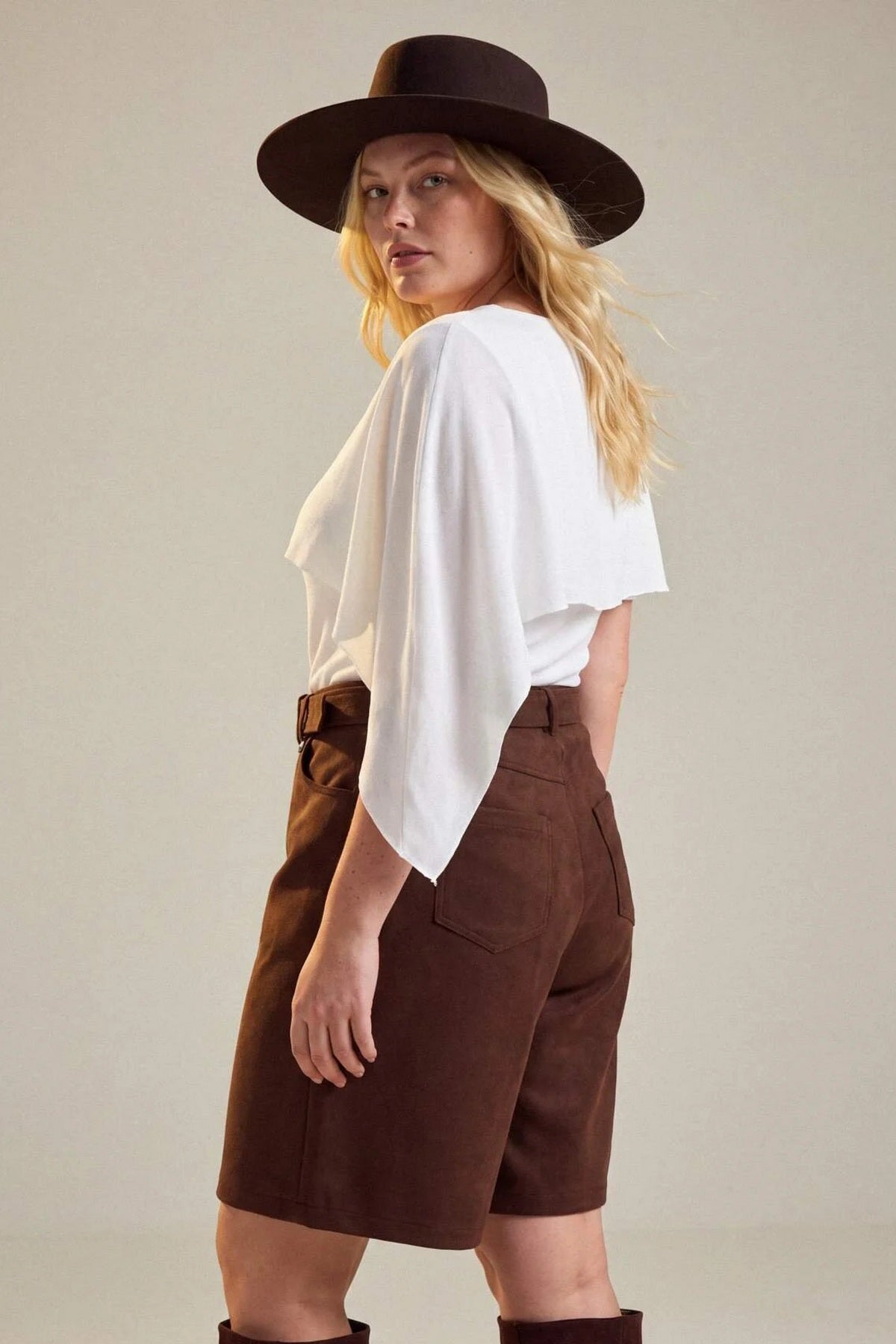 Bluza TBBAW27AF00073 - ekru [djesi-src-fb6a210a99a0c13c92b33b7f73600d1b280f34e40ddb48a85e165df5e353320b]