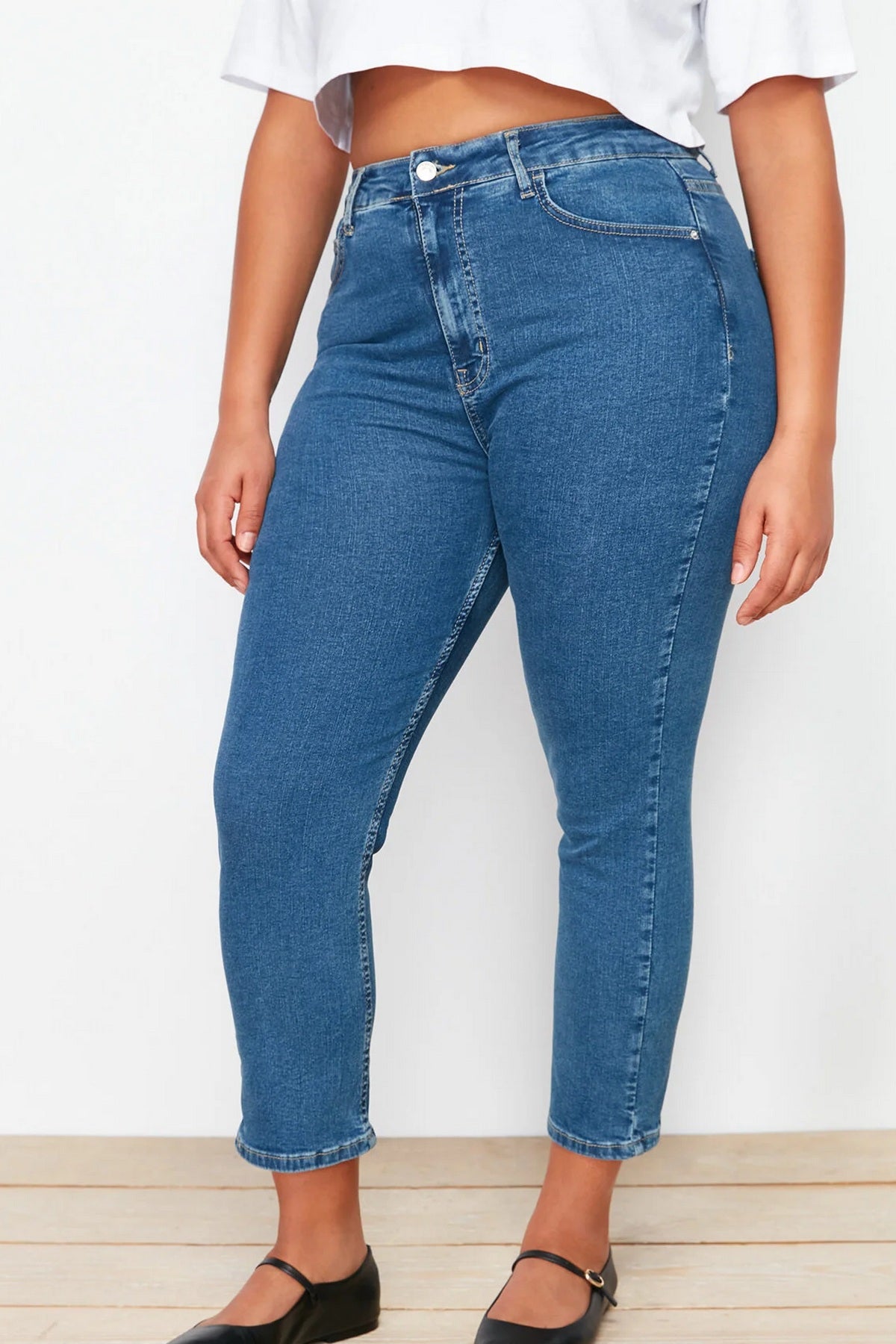 Jeans TBBSS24CJ00032 - plava [djesi-src-ecf25e3300984f9c03d146d42009bbd12fc7a38f3a314f5122c801f2ae6efa45]