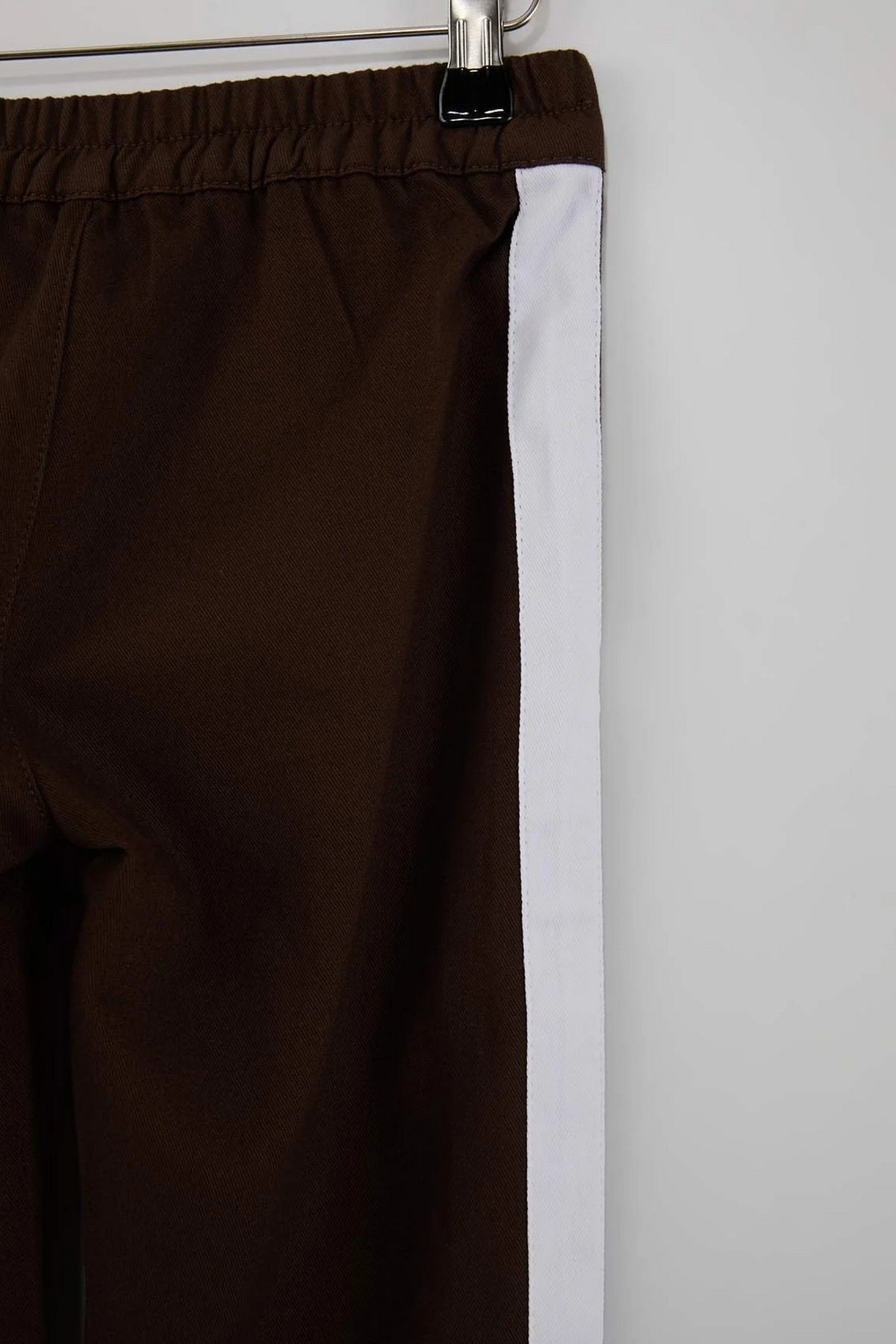 Pantalone TKDSS26PL00001 - braon [djesi-src-95129173370d5e144affcd5e559e6aaf32accb4e7a2151e08ffbe85c6e95959b]