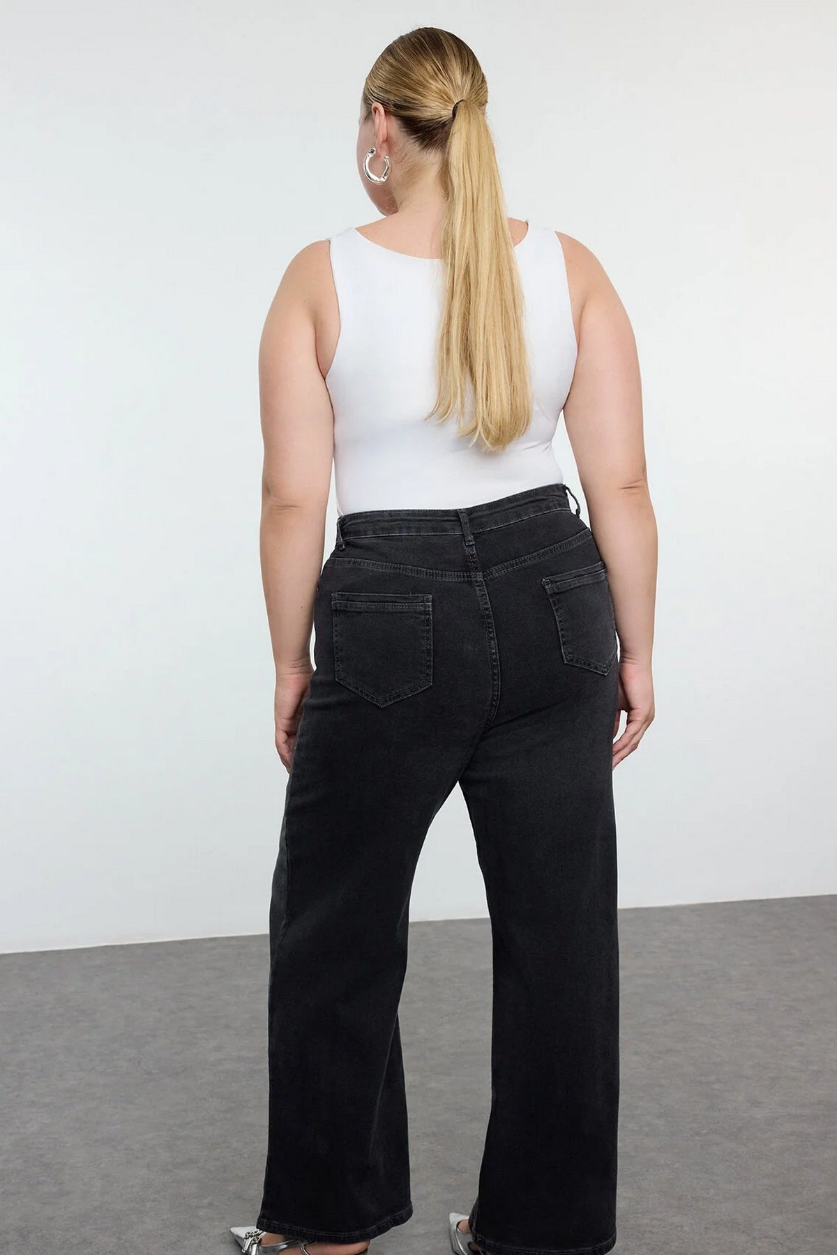 Jeans TBBAW25CJ00013 - siva [djesi-src-bcb4ba0748b0996fdfbac80fcef2d23b8fe3d566d74cbe05dc604b7d9e2707e2]