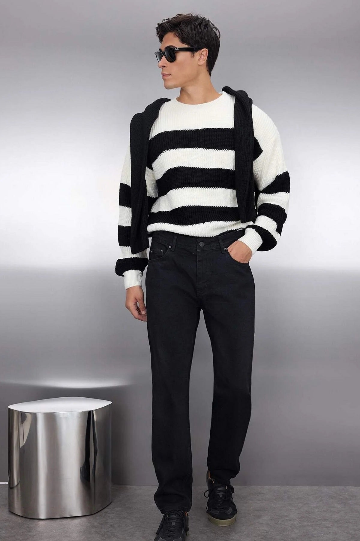 Jeans TMNAW23JE00076 - crna [djesi-src-bc171209061ab7328f95240ff4644f2ad7070c2c14f5446beecf1eb0f930cb80]