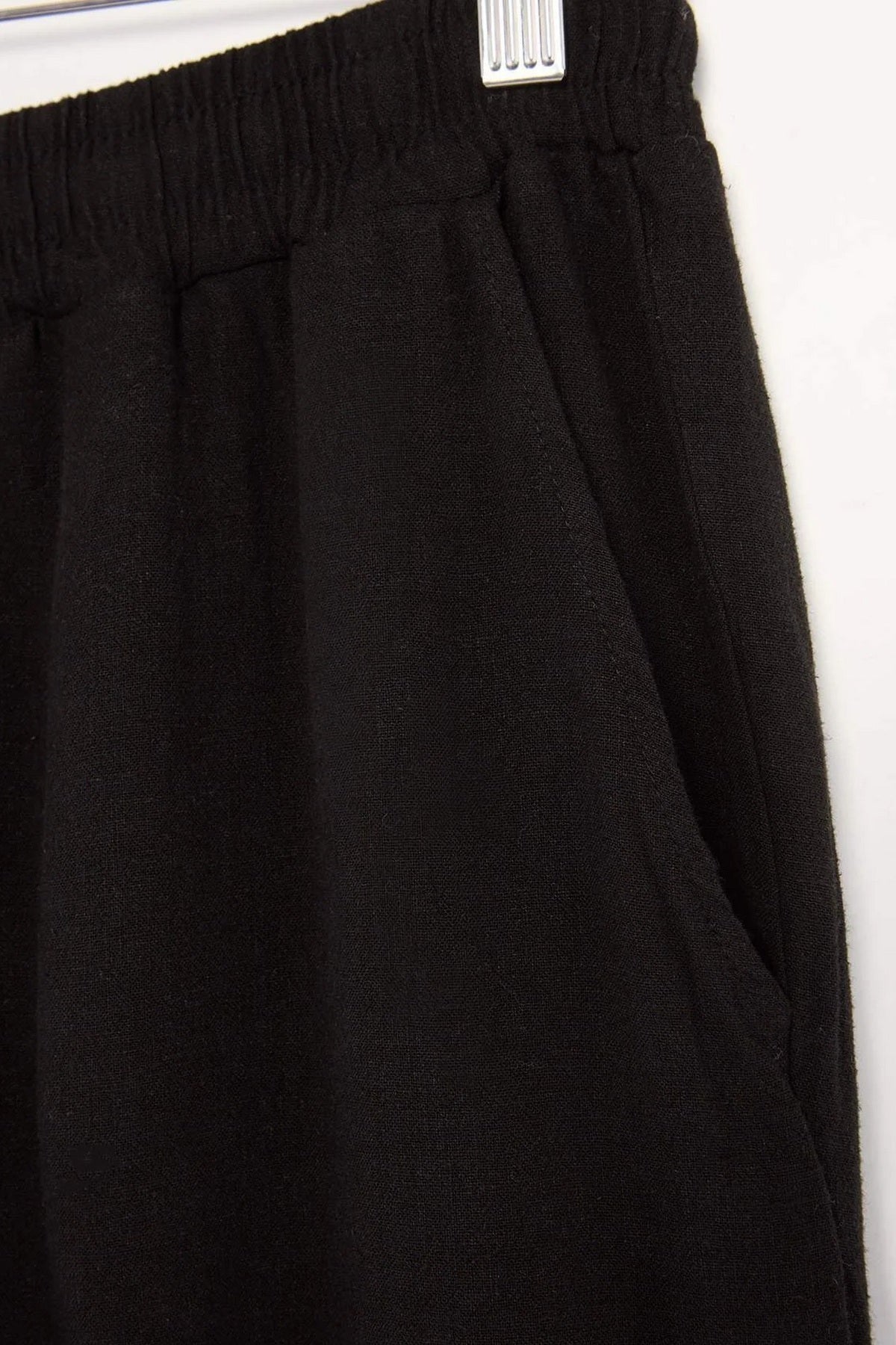 Pantalone TMNSS26PL00009 - crna [djesi-src-6c5889e8a388d26187c0b2d767300a0d7027d67101b77c72434e219e14bb556c]