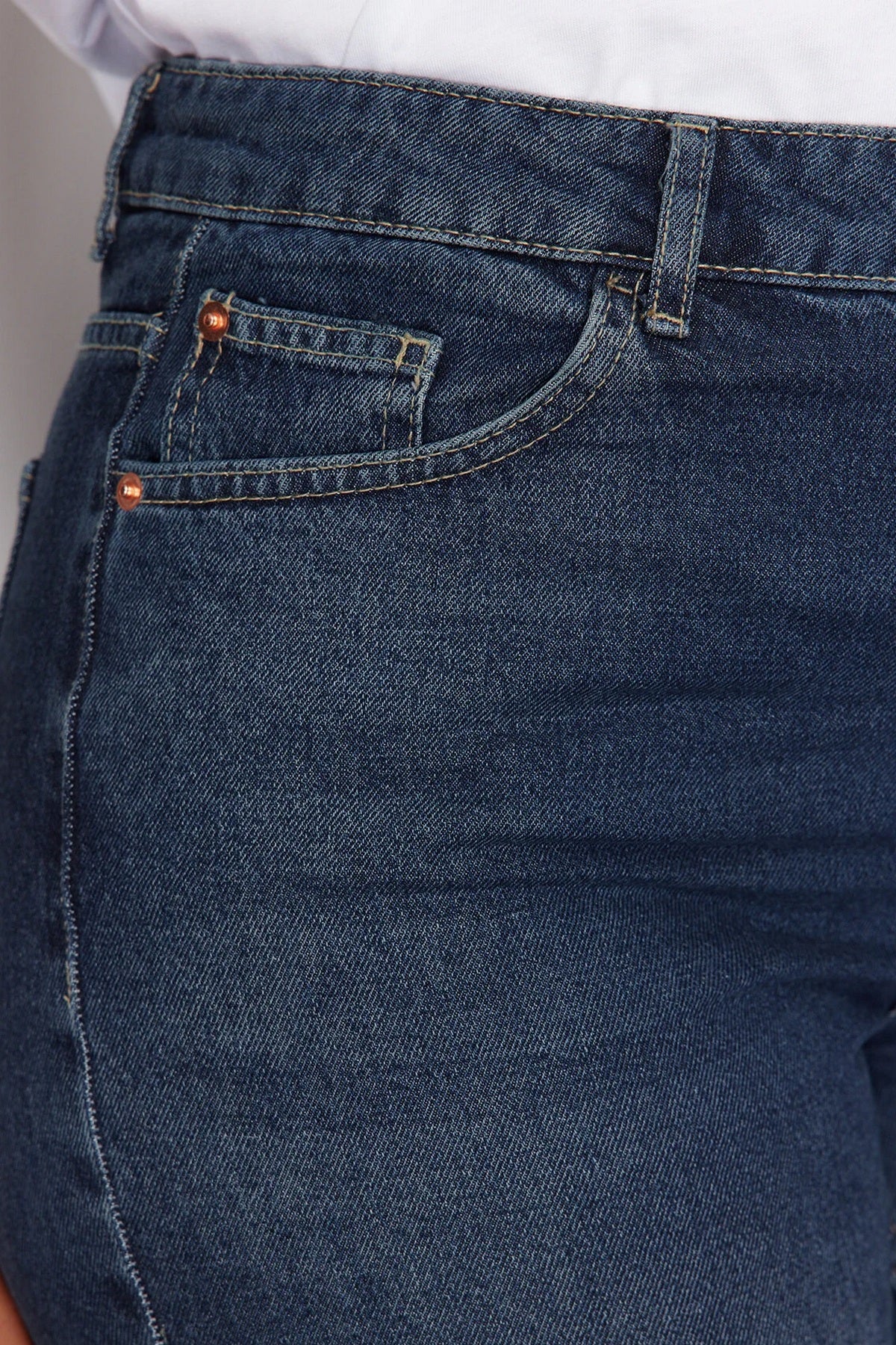 Jeans TBBSS24CJ00050 - plava [djesi-src-d1f719cb12a13ac07076760390c9f776c0ae9f515cc83392c4c096dca34ffef6]