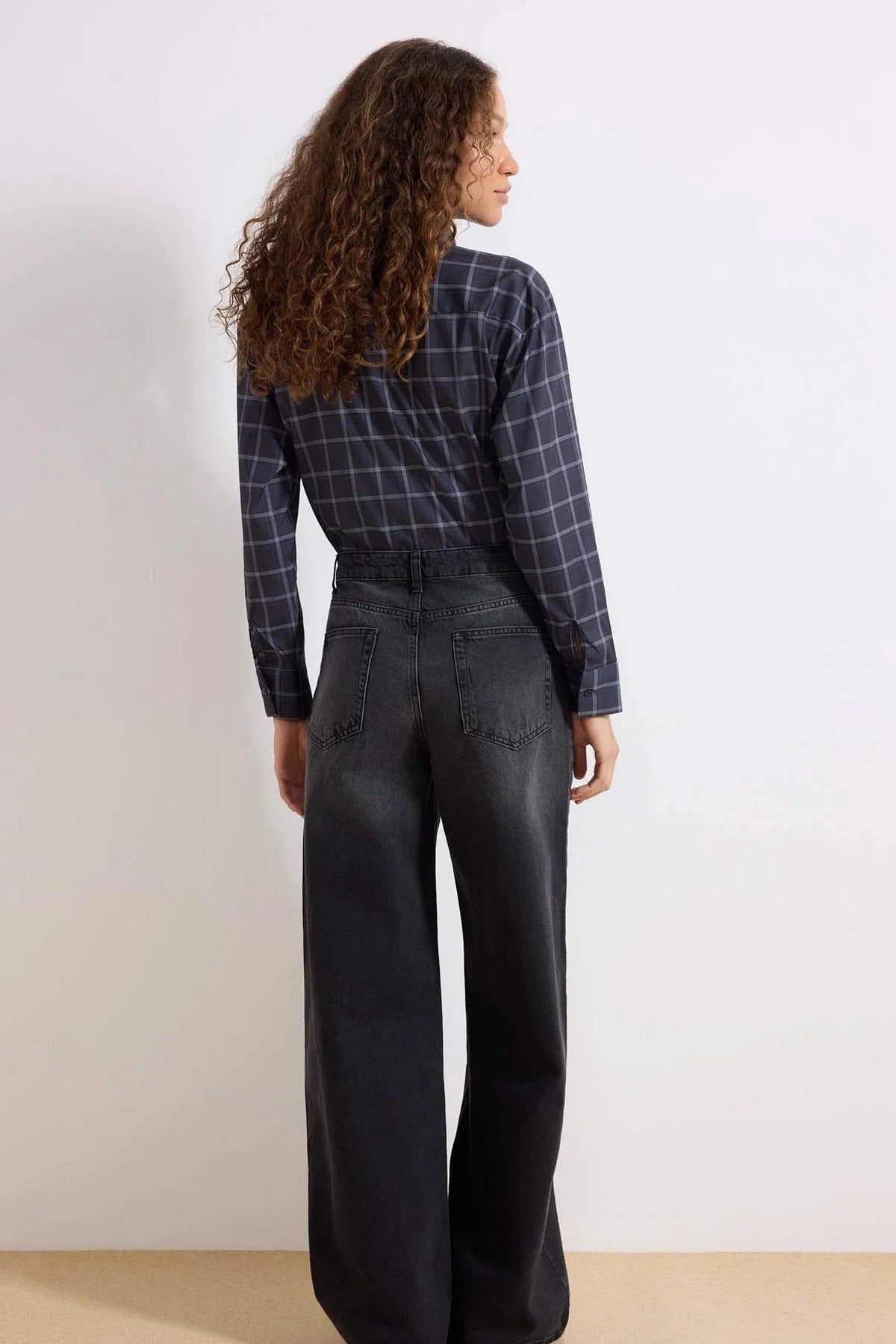 Jeans TWOAW25JE00083 - crna [djesi-src-c963201087cf49ee414c38ab3c094c080237c37c4ebfdf235c886ba38d61cfc6]