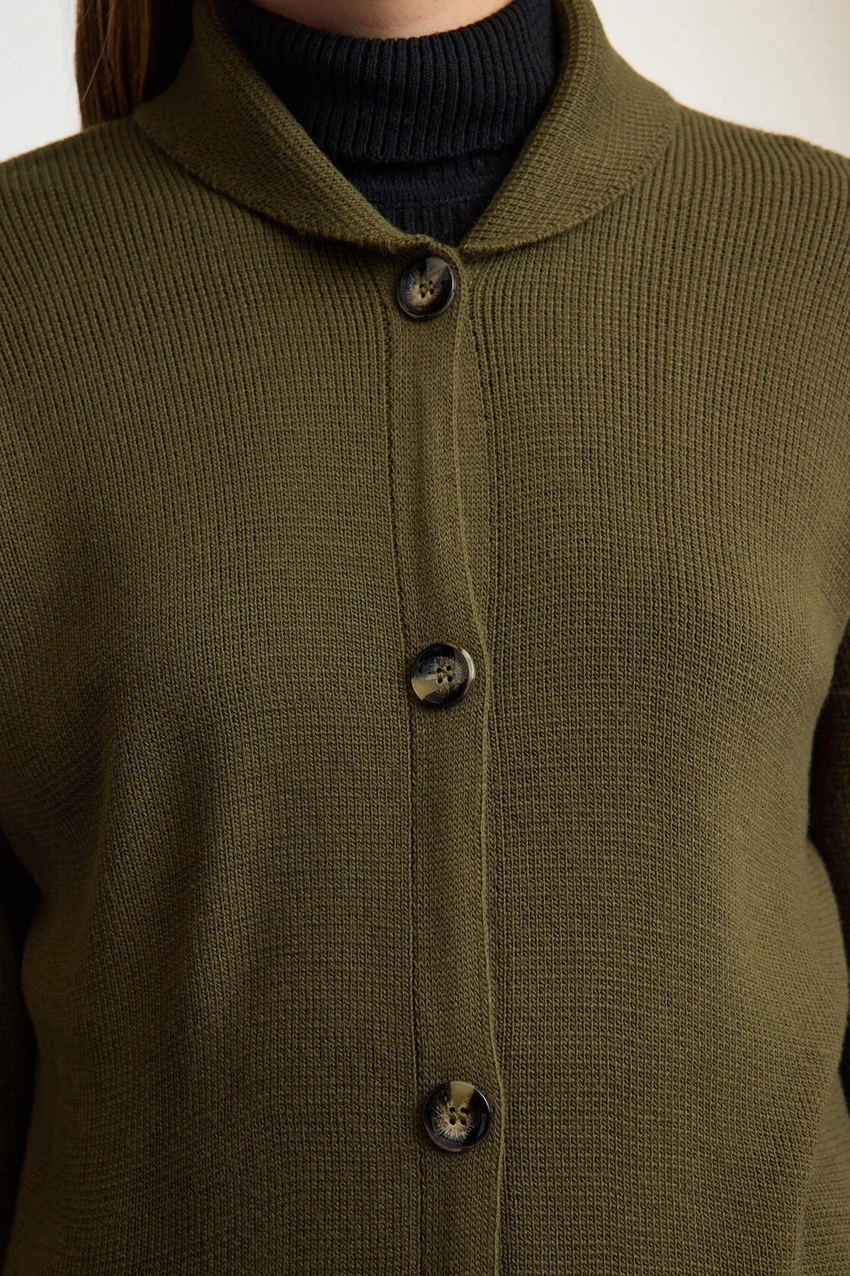 Kardigan TWOAW25HI00210 - khaki [djesi-src-6c5e307a94da12f761151fb6ce049be2fe6753f7dcec4fad981ce210eb387bd5]