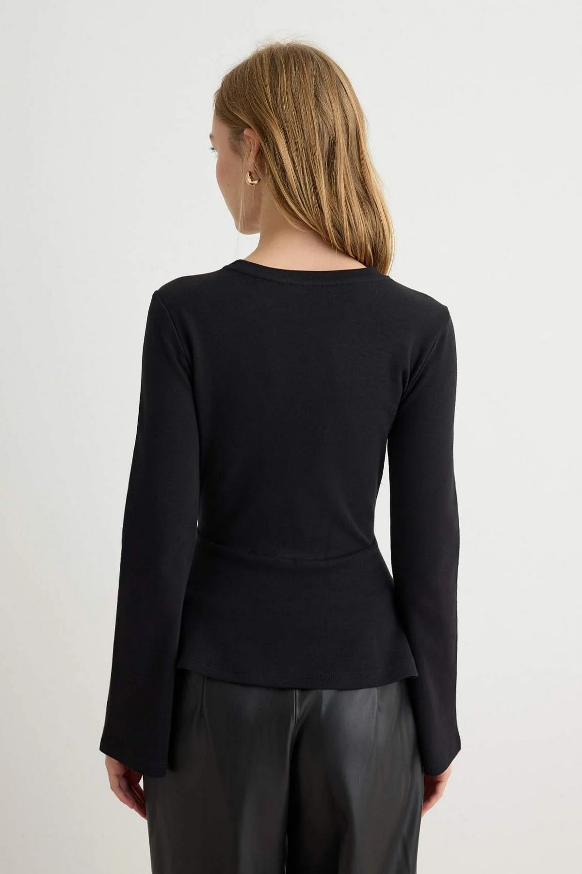 Bluza TWOAW27BZ00381 - crna [djesi-src-fc62082d56e08a7a02d7f02295a8f4bf598e8544c44e1779a114d08e7ee1f505]