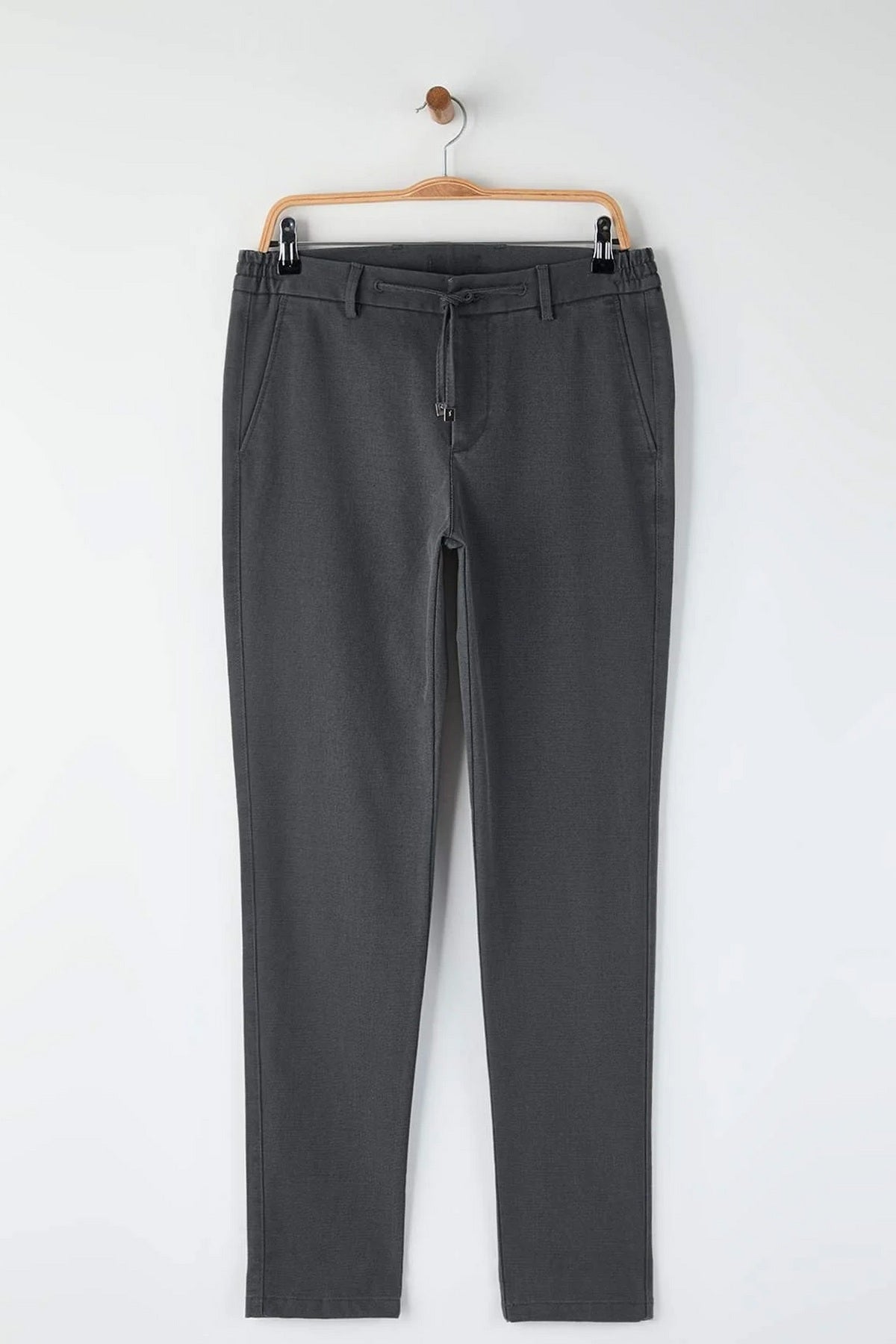 Pantalone TMNAW26PL00007 - crna [djesi-src-26139b1f91f8d016ebb0a353b57ae60eac7181b6d589e94a77c51362c7a95eb6]