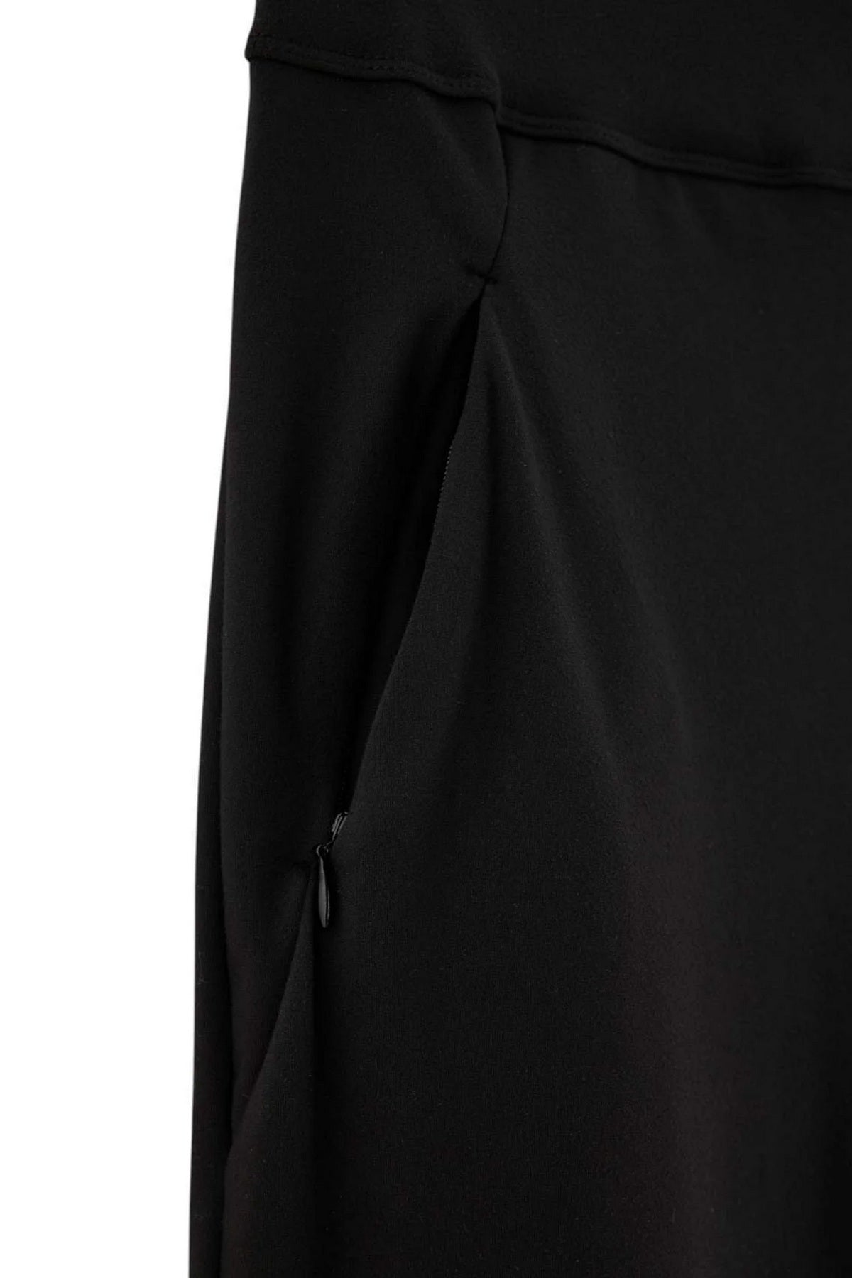 Pantalone TBBAW27AR00031 - crna [djesi-src-c3638a993bc4b0847b82645f1e64d502f0524fd396acf052d25fb10b042d7c8d]