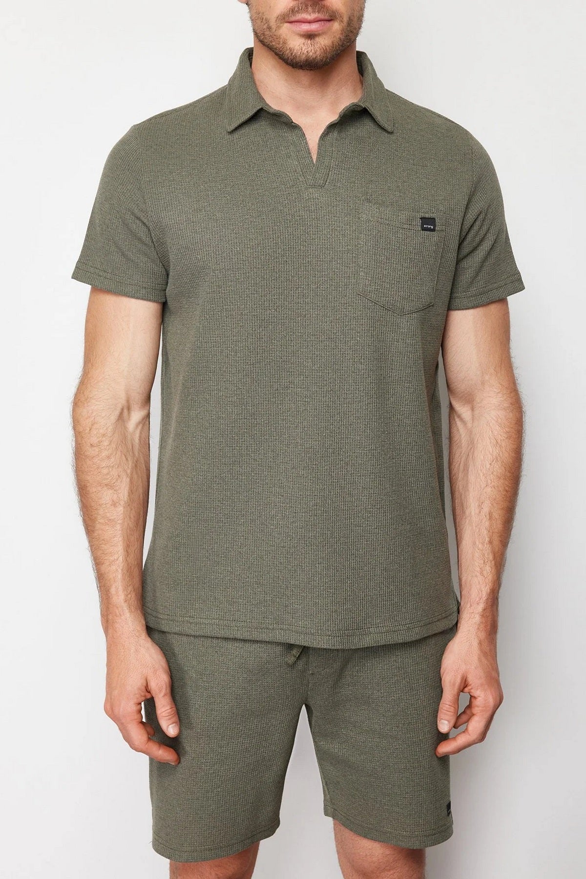 Trenerka TMNSS23EM00003 - khaki [djesi-src-4123d30430aab3aea253092b0573fab6179e33989b4da7bee02018cc212032bf]