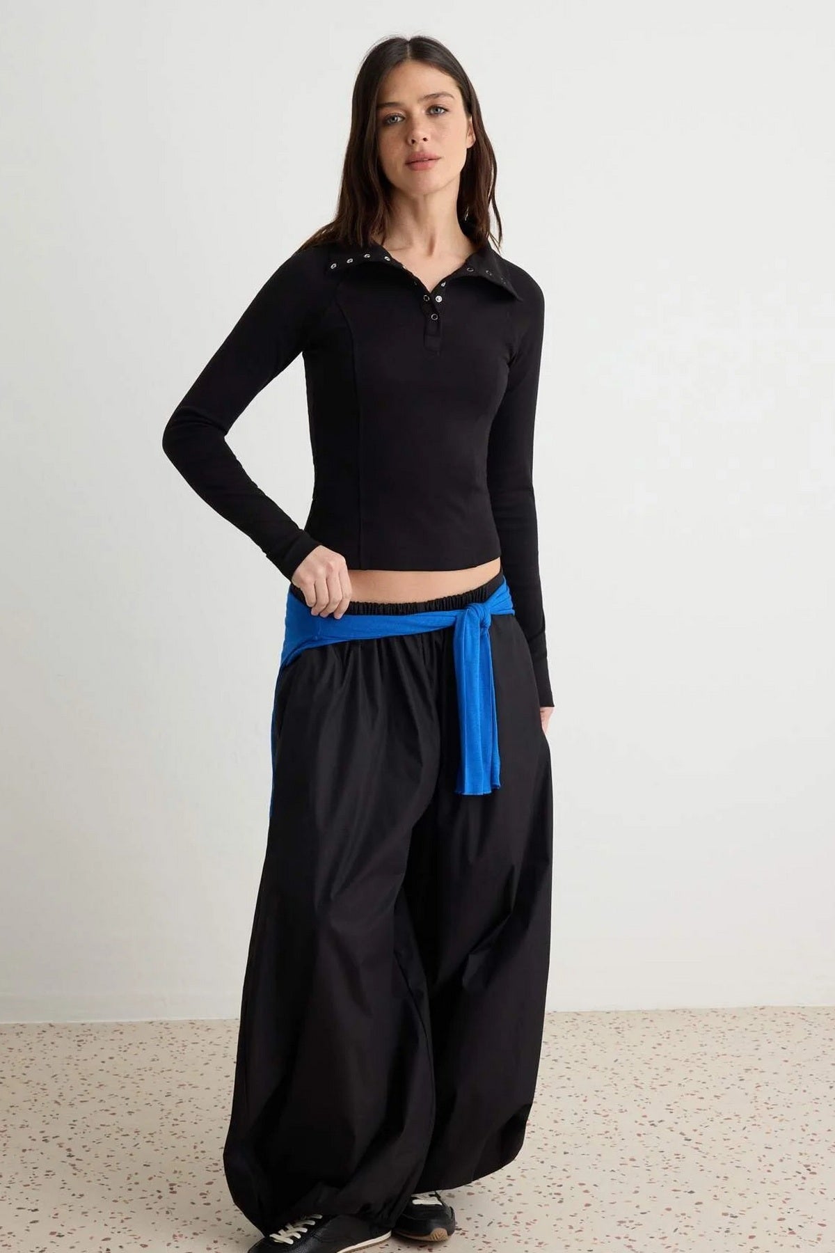 Bluza TWOAW27BZ00402 - crna [djesi-src-10b1664561c35d167929d97c7f57480f3d7e15bbadbae72acc368e6359410f8f]