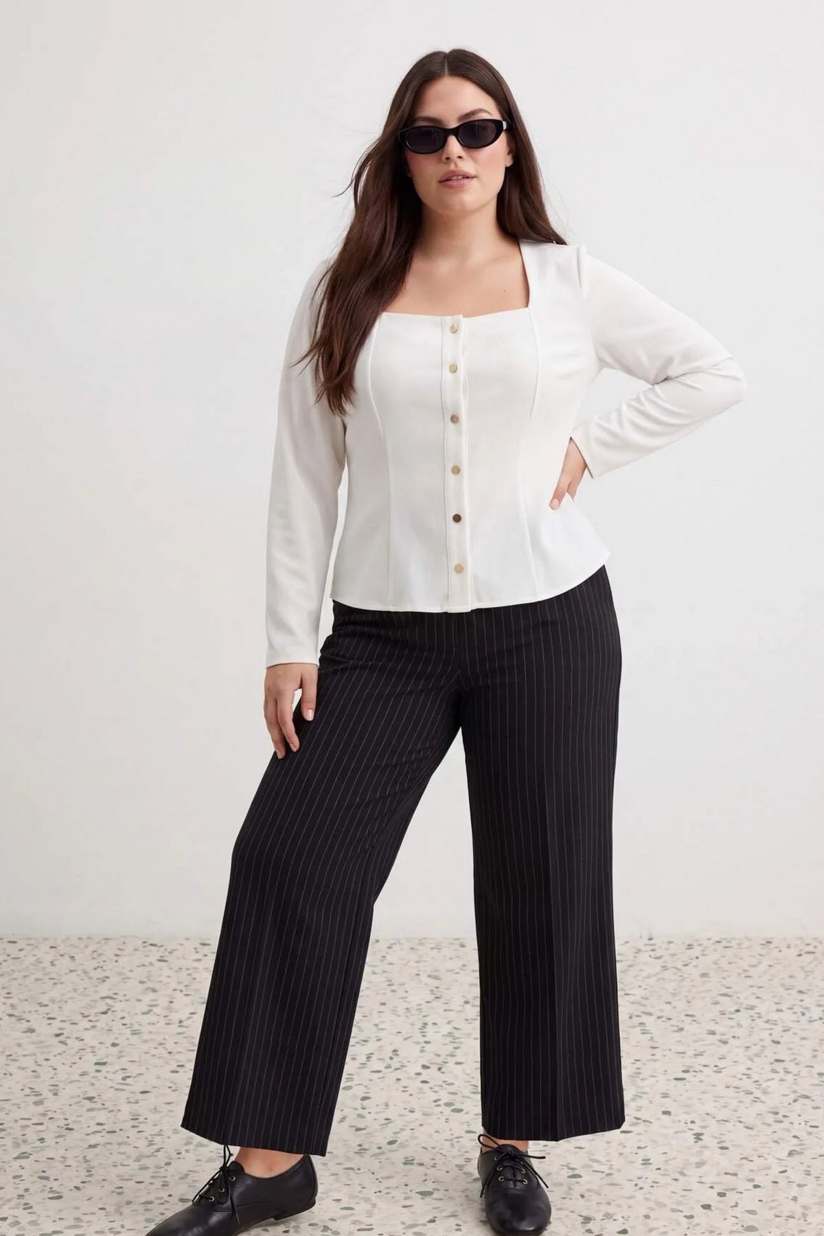Pantalone TBBAW27AR00009 - crna [djesi-src-d543f295c98adf1051368f390c3774fe82652a850b1901be6d4d6f74d3a03b37]
