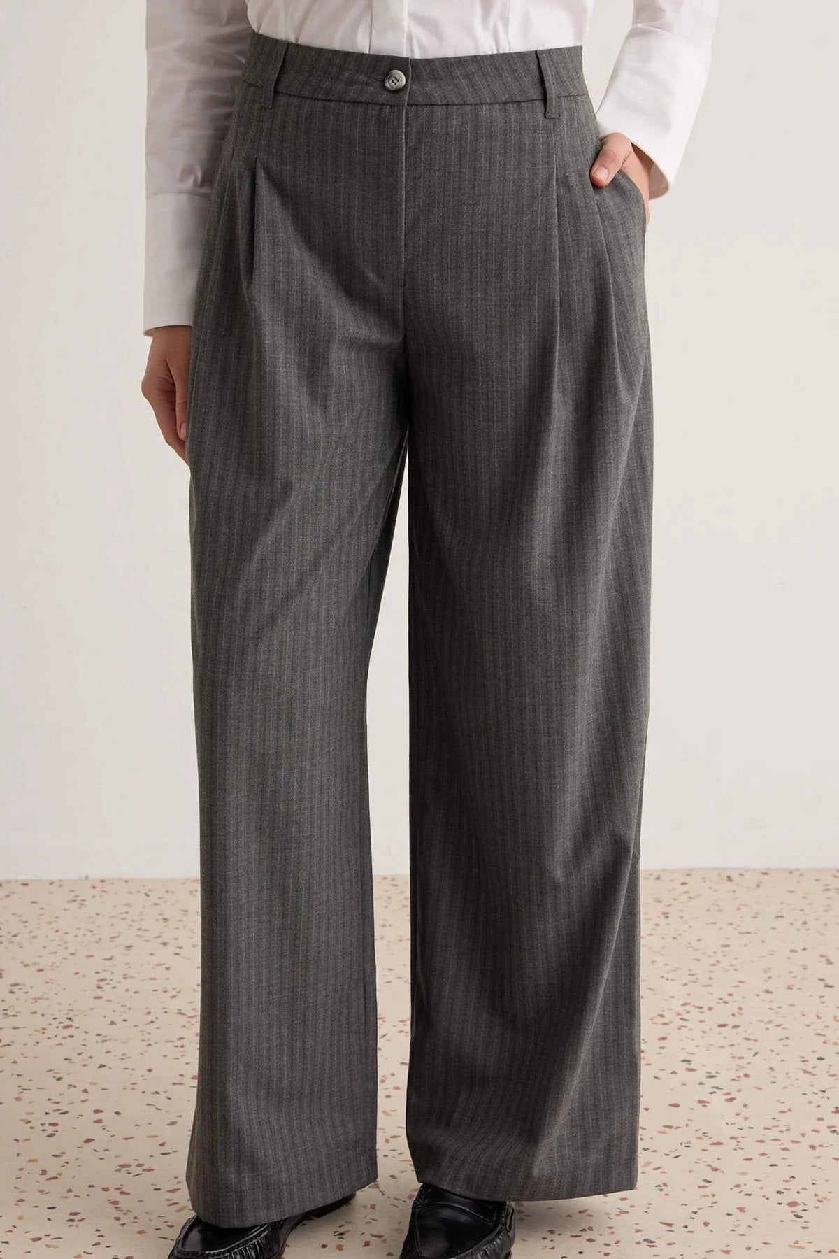 Pantalone TWOAW27PL00061 - siva [djesi-src-6fe3febddcb104315ede4df17f6f9357111eb16984588b3a4e72c7ffe7cf47b1]