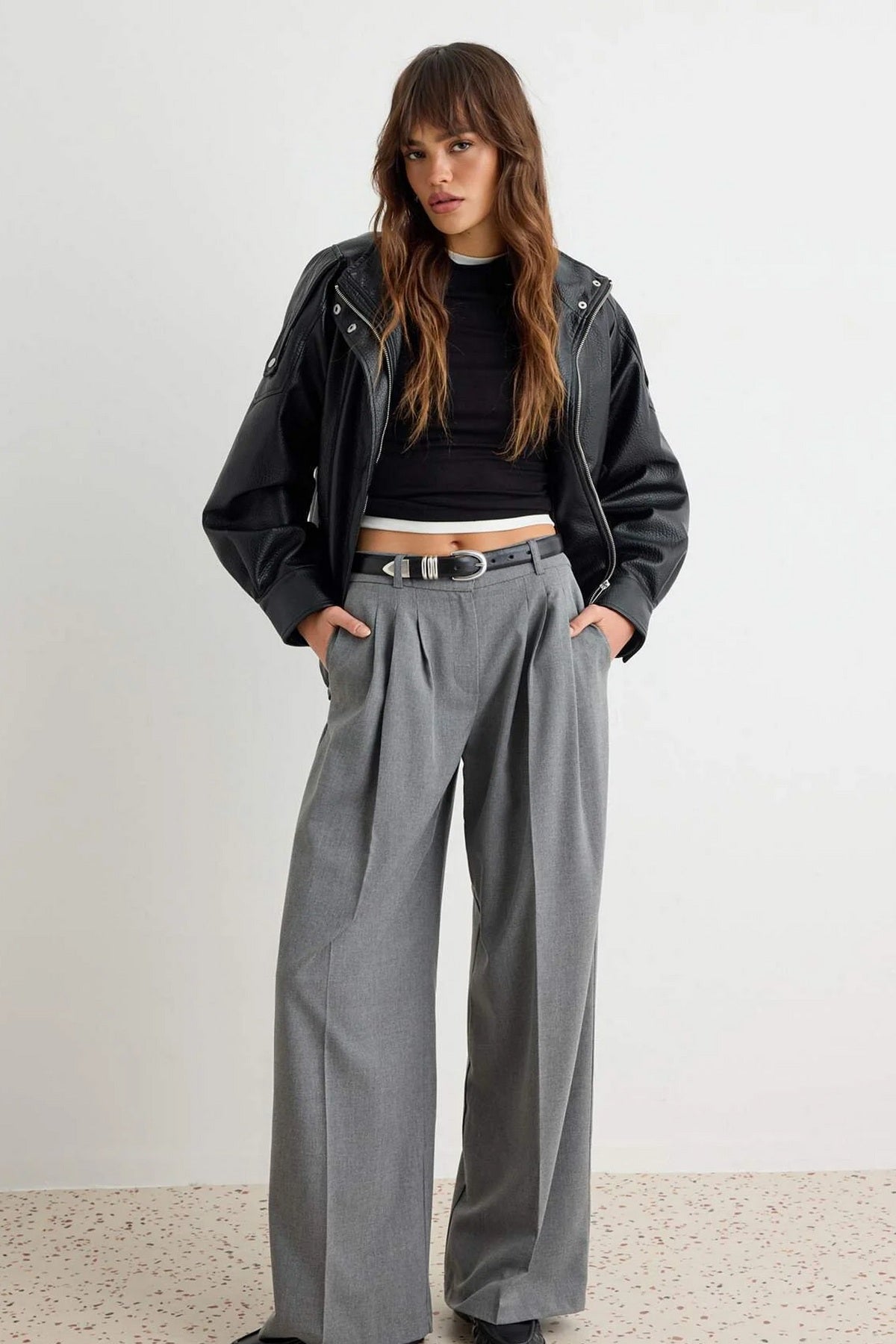 Pantalone TWOAW27PL00060 - siva [djesi-src-2ab99dc536acdafe36e50f6fc9f5537211ddc15e66674fdb55609bf7402a2c40]