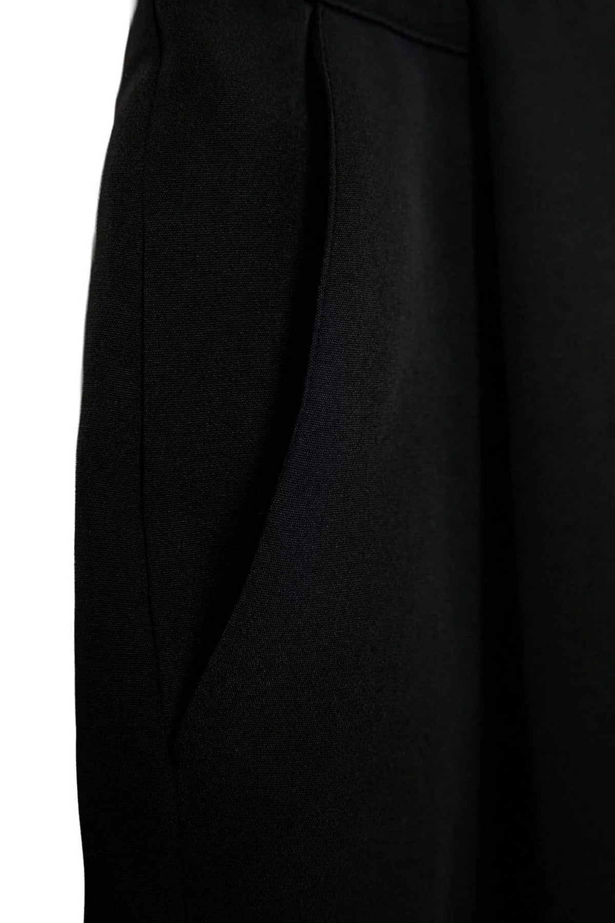 Pantalone TBBAW27AR00021 - crna [djesi-src-f63599b8ce10f5a35986a8ba2862877fdffef2301cb9e41fa06a662599c86091]