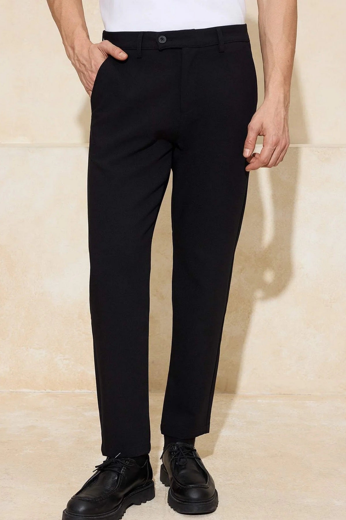 Pantalone TMNSS26PL00006 - crna [djesi-src-cdc9a2246dc27a4b4e0143956484b9a82f48598bff18414f31b3a27f1151789d]