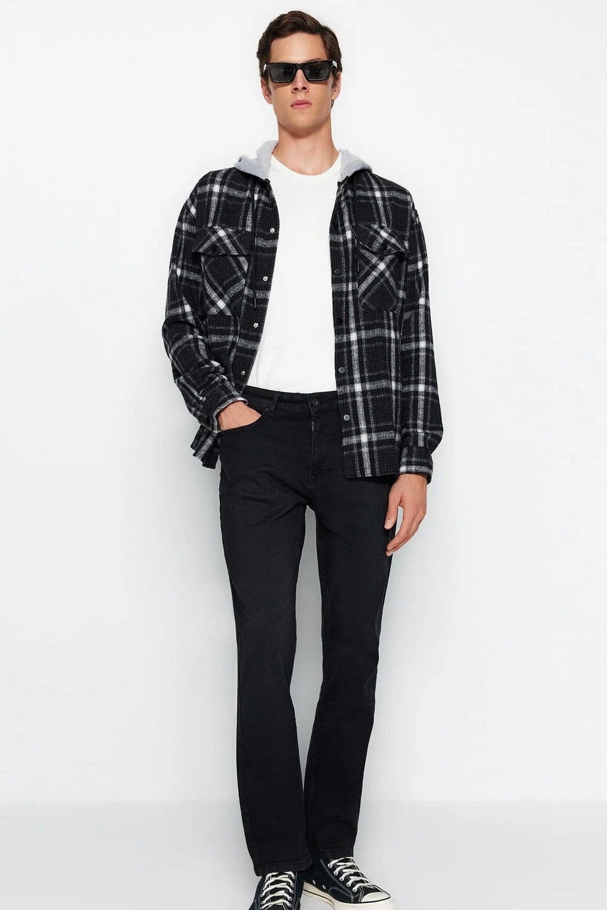 Jeans TMNAW23JE00036 - crna [djesi-src-49119f1ff913d33c8e7787ce1481b35f096ebdfea472bca4f669da99b11746c6]