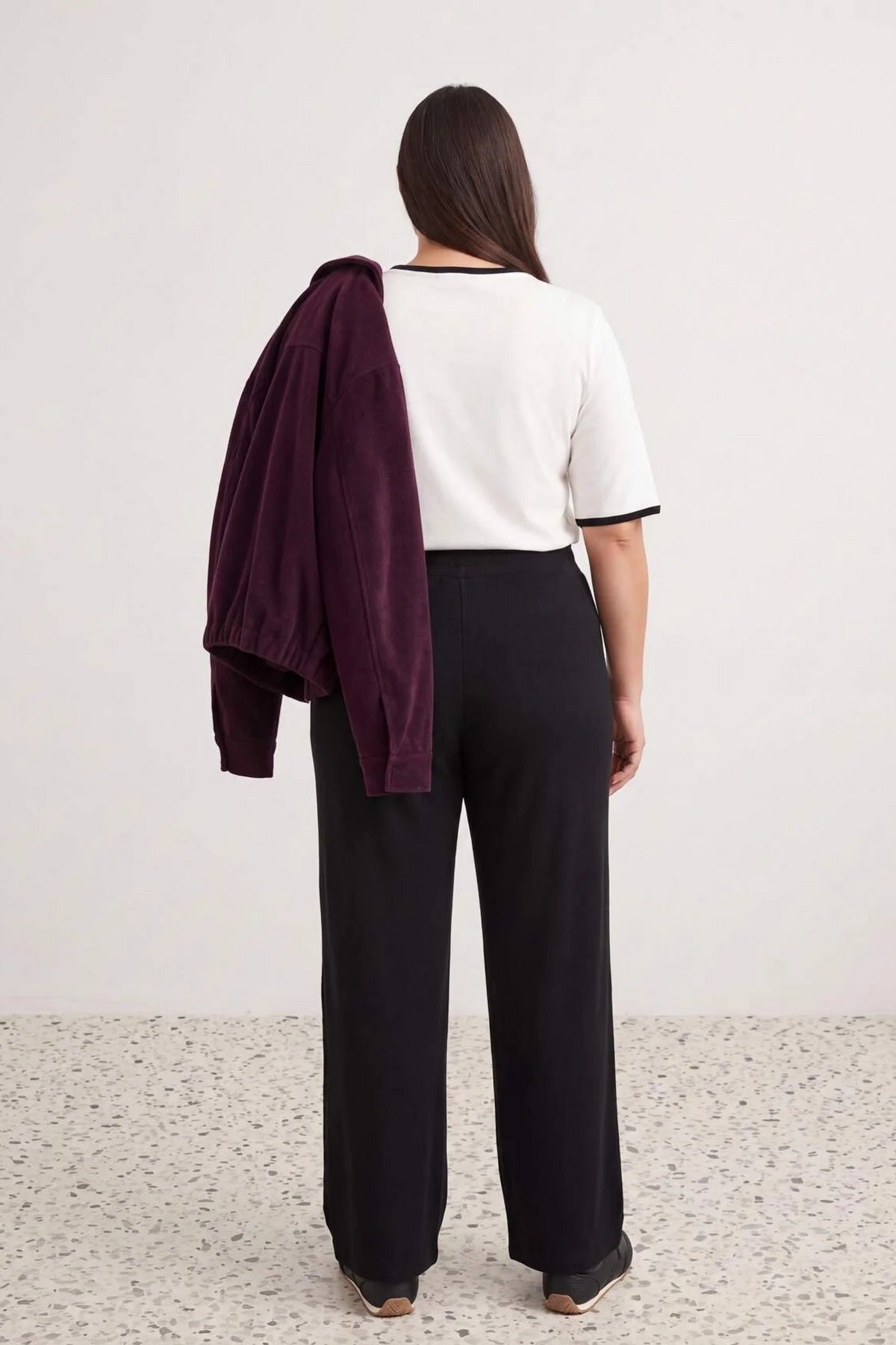 Pantalone TBBAW27AR00015 - crna [djesi-src-a46e43abb7449f19533ac0fe81a0a006bc98f639c22001adbe7a5e9c61fe8694]