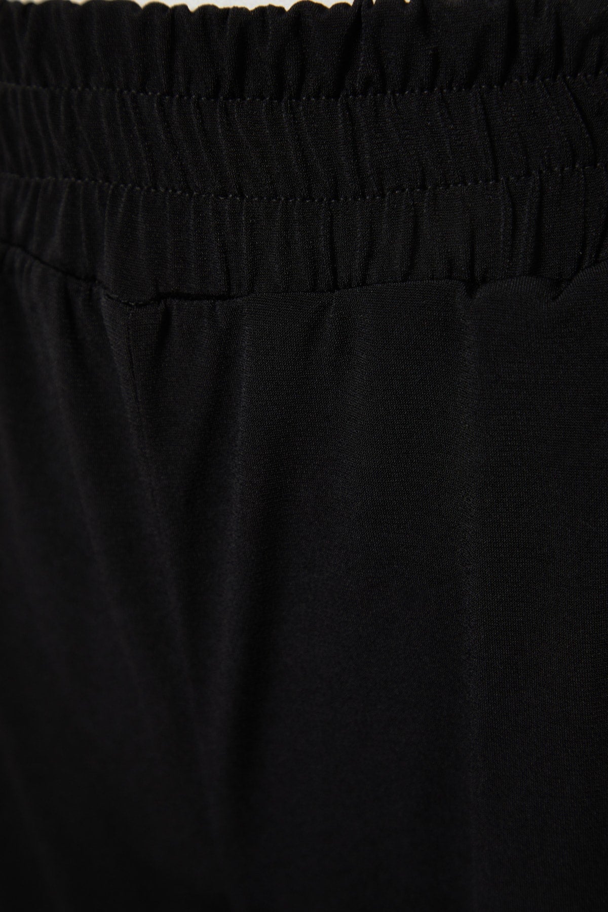 Pantalone TWOSS23PL00129 - crna [djesi-src-8d2668cbd94a6f2b62edcb5b18a9843ffb95341d84e4d22a20c22ad3fd188f85]