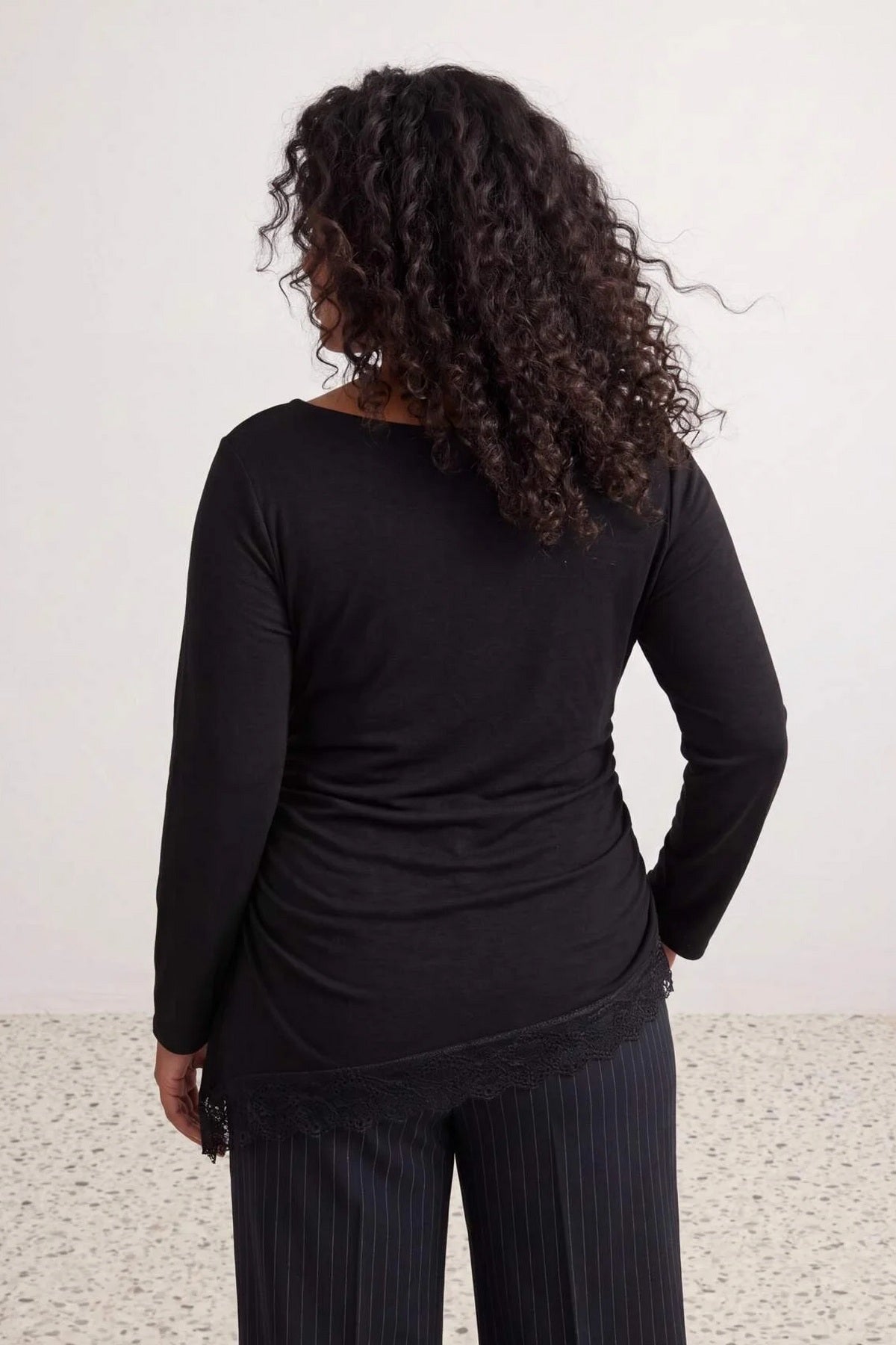 Bluza TBBAW27AF00071 - crna [djesi-src-98e085fd0ce4d2d189b8eb877657ec8d97efc158c6a1c7b46284e31718fed9d9]