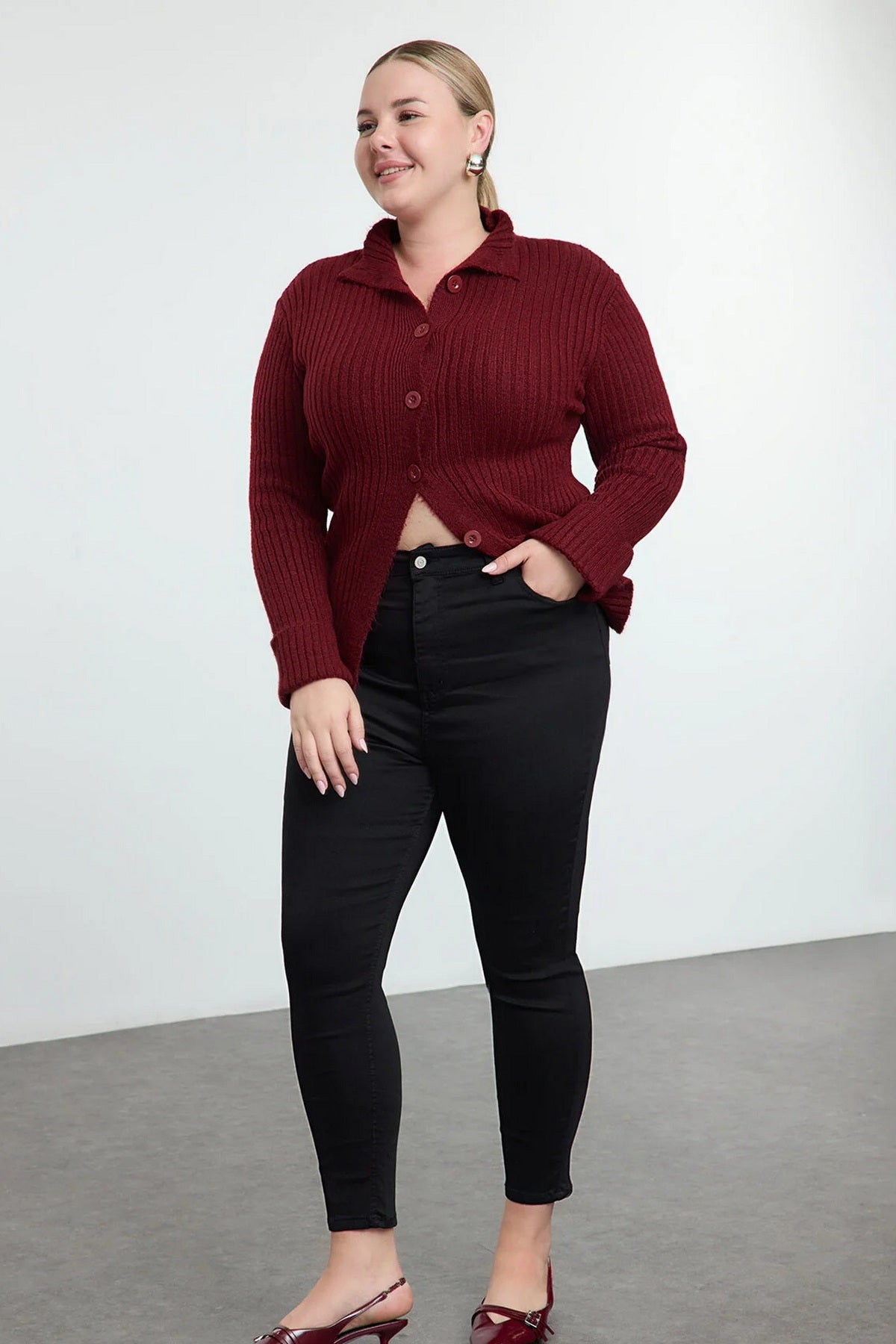 Jeans TBBAW23CJ00059 - crna [djesi-src-9b6ffbfece6967193560caf8f70b6f25d11aa7749d106303173a248c5288d050]