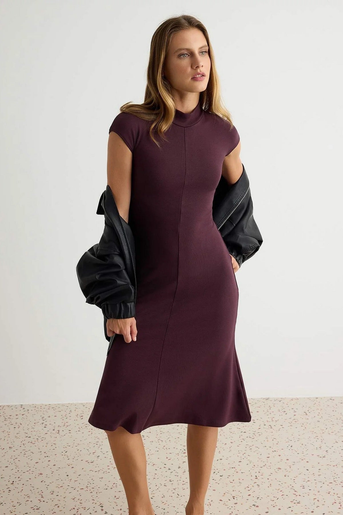 Haljina TWOAW27EL00238 - bordo [djesi-src-711c5edeb6f188dcffe172eb41aaa25cc0356bef8f86bc859ca06fdf2d922dbc]
