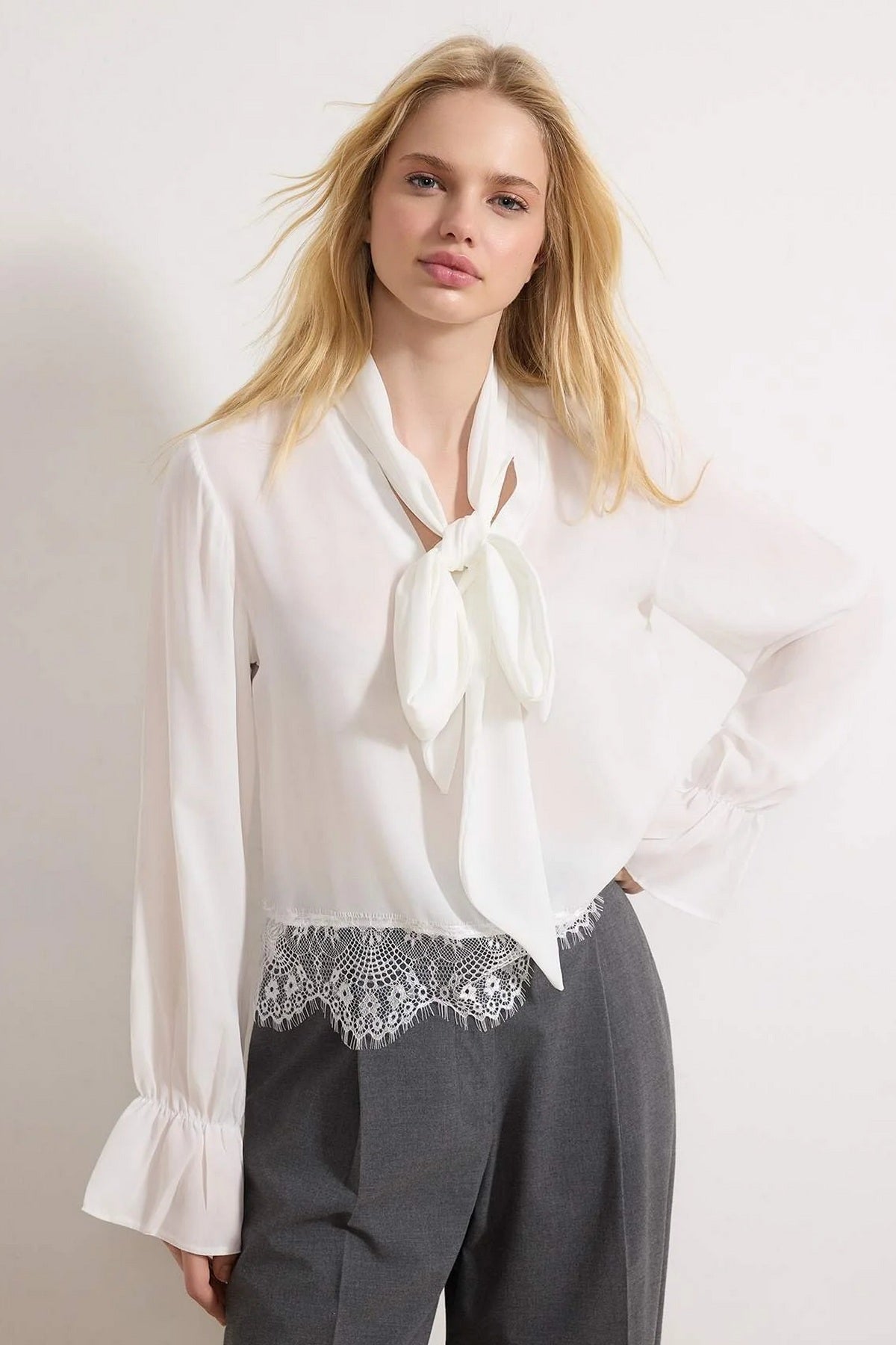 Bluze TWOSS26BZ00214 - bijela [djesi-src-9b50afcecf46c0b4f3e0a504e4c7f9150495fb1f3b87862b790fed3509d6c701]