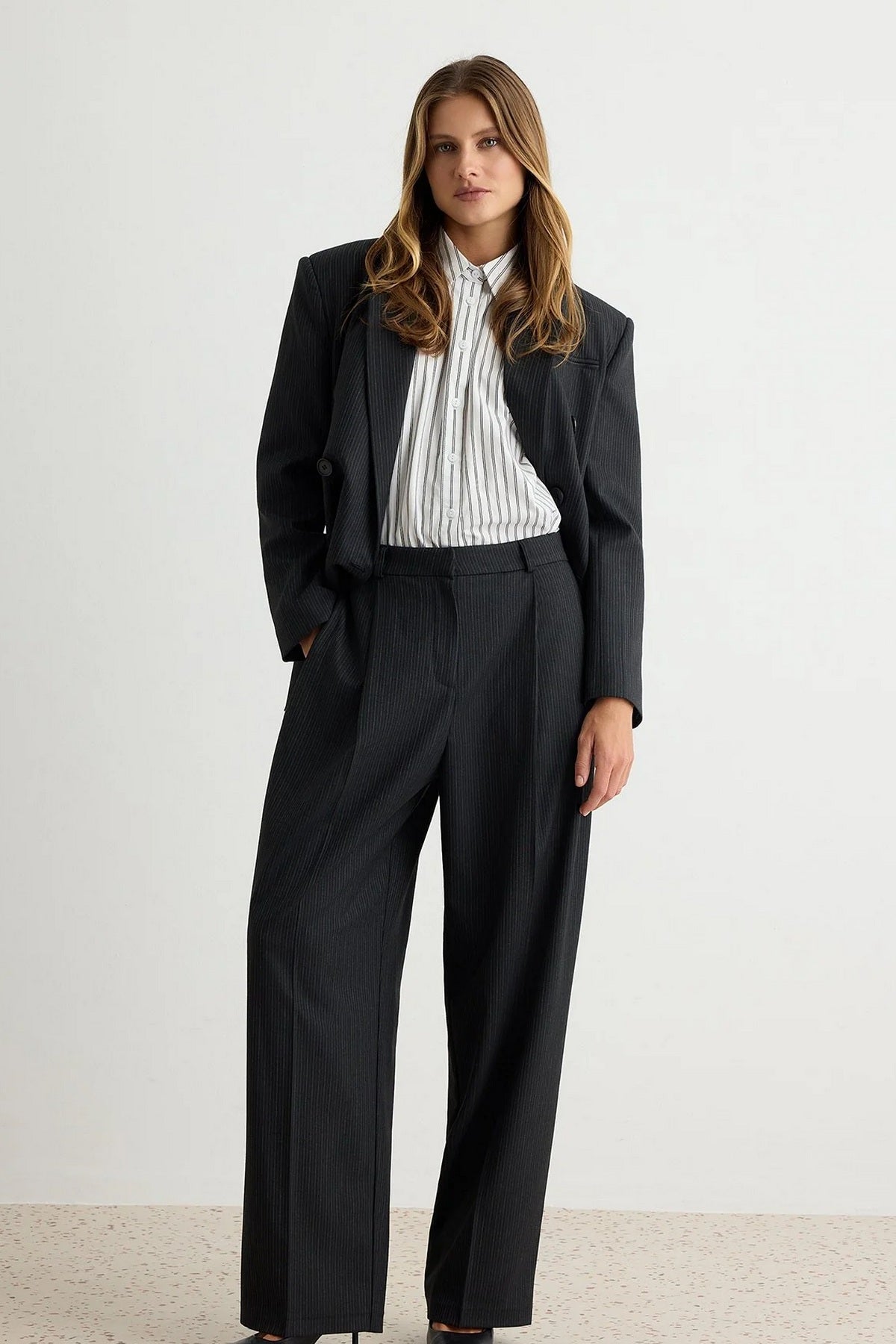 Pantalone TWOAW27PL00082 - siva [djesi-src-18b1b42ce32b7574a33e0cef03837410ce79922ce3950d3383598013bf1a7c93]