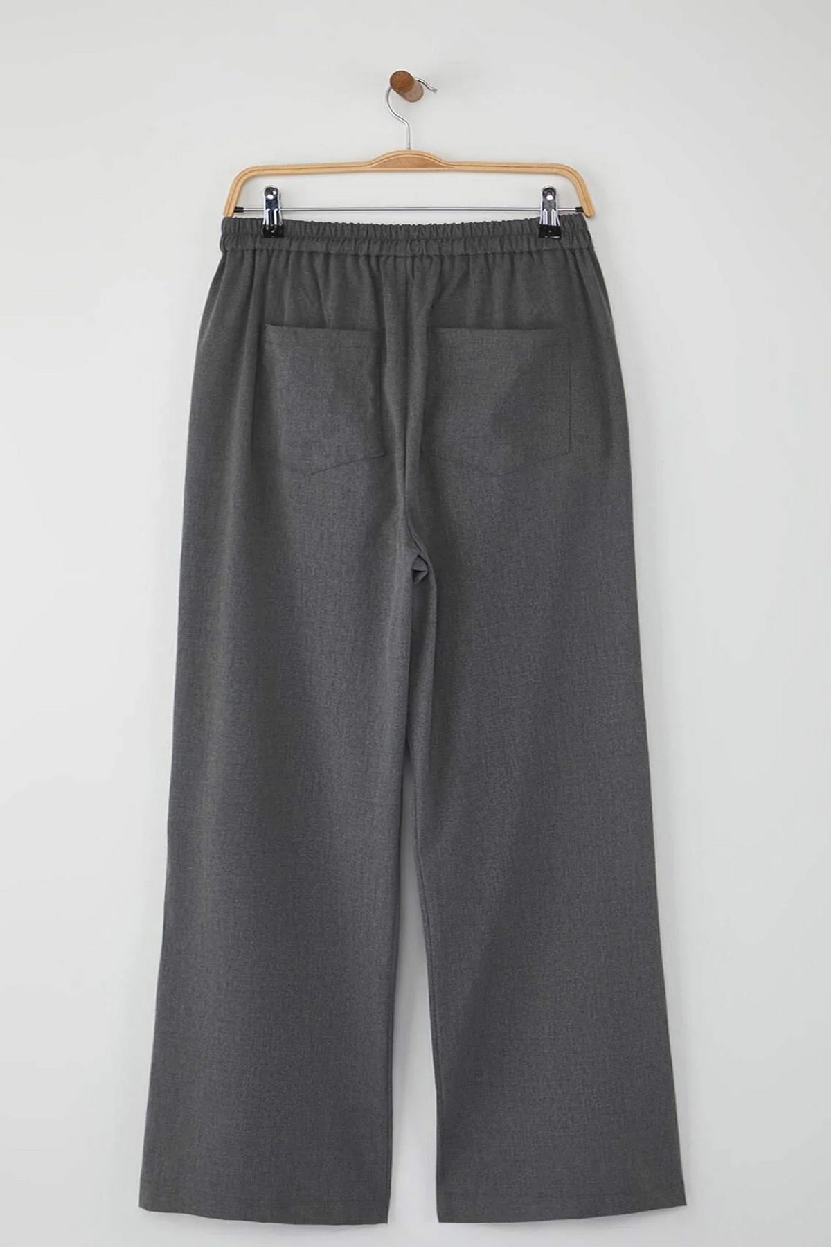 Pantalone TBBAW26AR00013 - siva [djesi-src-a40b4958478ea73039fe2d13da15a411ad27cfd55116067ce27dd7b5a2103368]