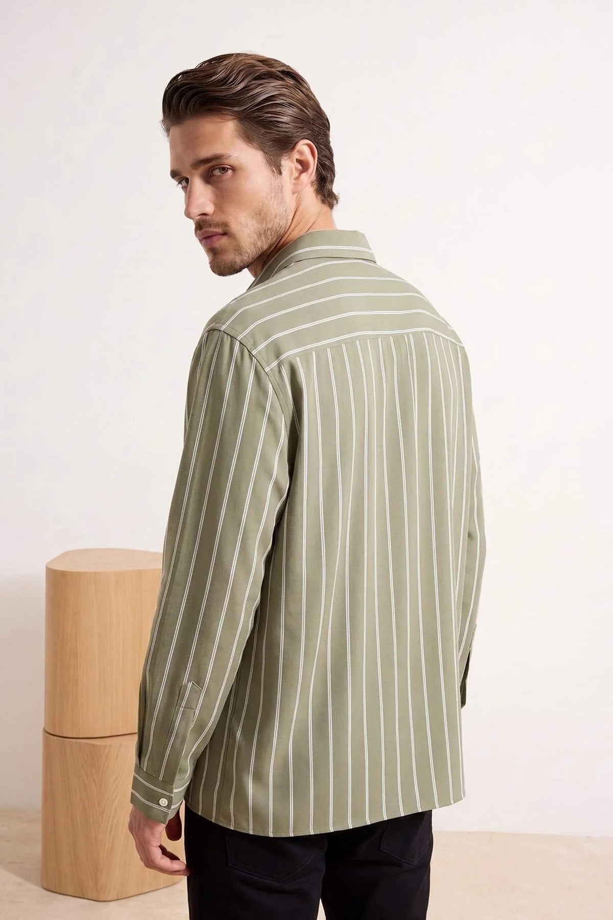 Košulja TMNSS26GO00024 - khaki [djesi-src-e8918a9168951c5b38b83e683d38e20715932c40c9756e890b1ba99437de1d9f]