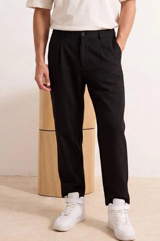 Pantalone TMNSS26PL00025 - crna [djesi-src-9489e926b0376a8b4fd434e2c4e57f83f352260a0f1a7d22a9735785fe7cdc9b]