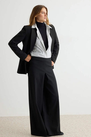 Pantalone TWOAW27PL00089 - crna [djesi-src-85688c3f758f8e5055346ca0e31e7e7ea1b5df64ac07b54fa2944680de526477]