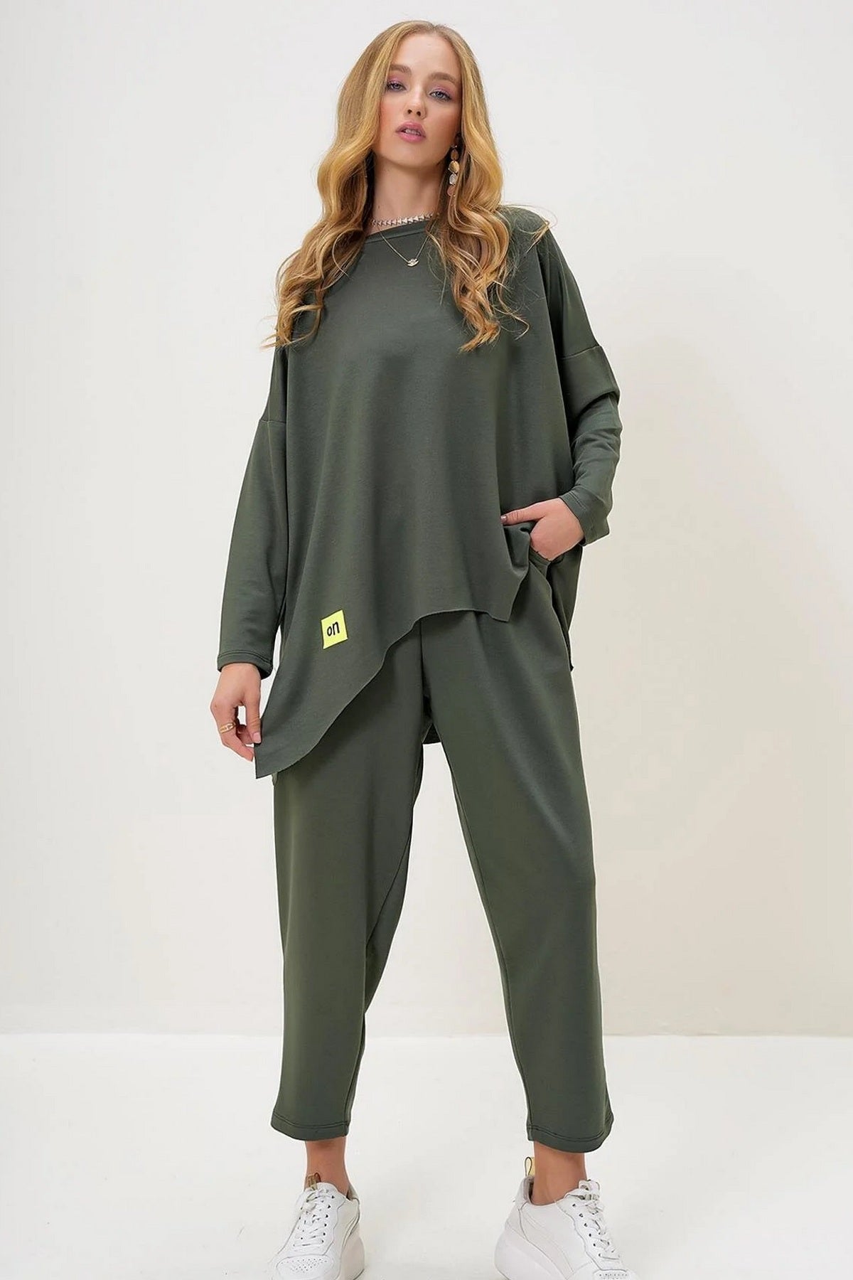 Kompleti ALC-X13270 - khaki [djesi-src-54dc390f6fb384e26ca873973aa93cd656d4806e173b8fa902b5b50ce4f37d07]