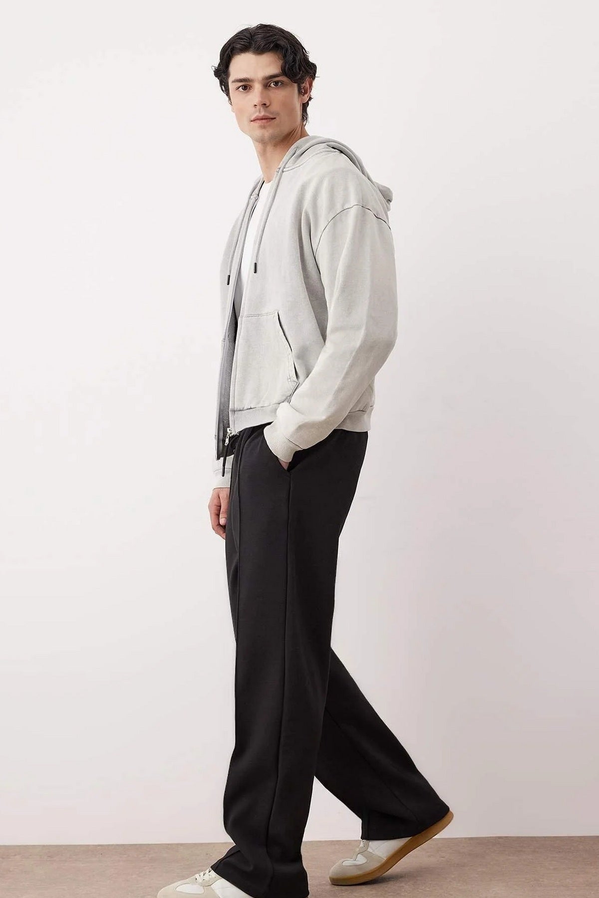 Pantalone TMNAW26PL00002 - crna [djesi-src-a1dafef7ecaaf80f2972d33602742591c1918e2e0ad561b42bd8574527ba29a5]