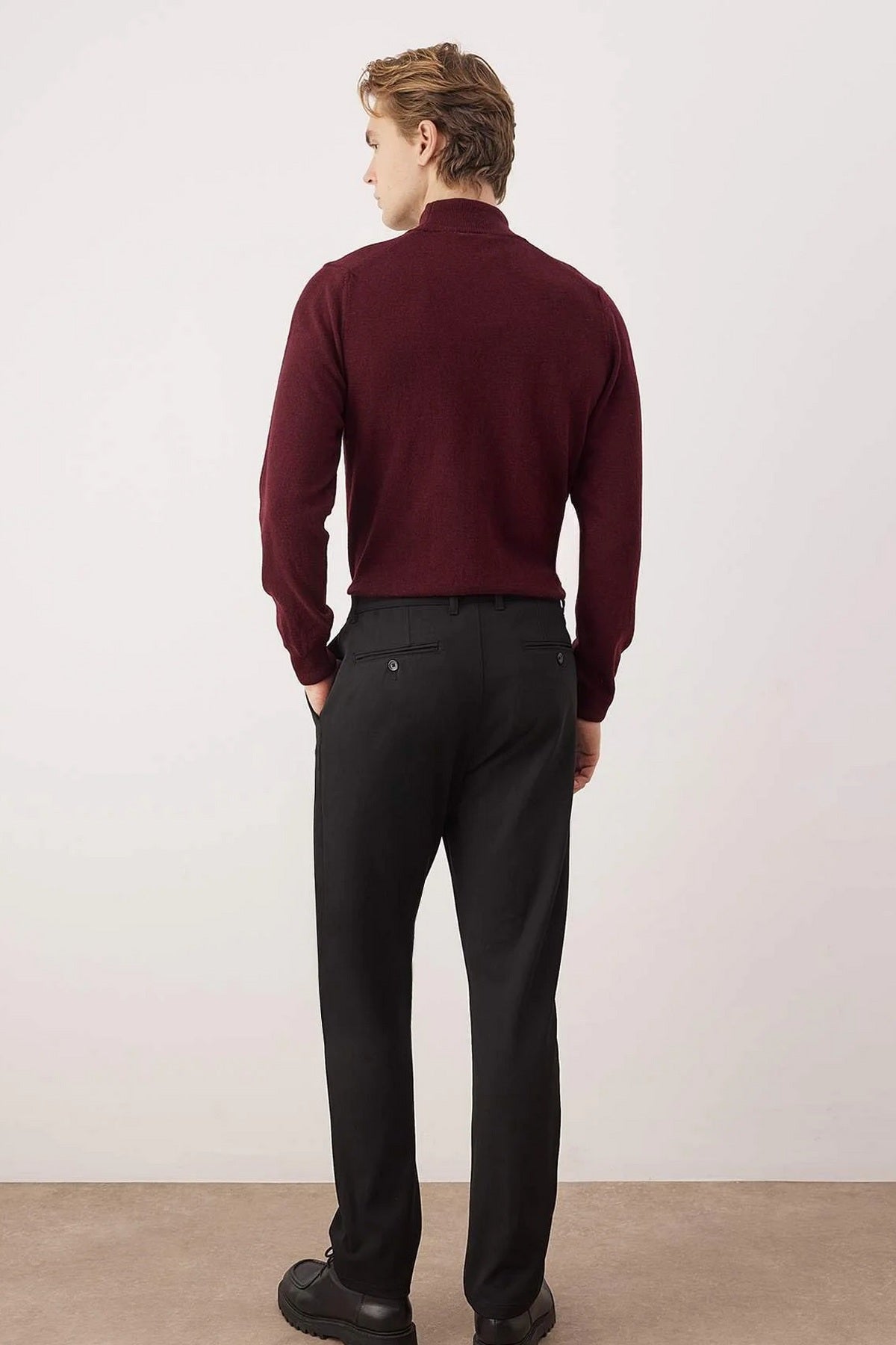 Pantalone TMNAW26PL00025 - crna [djesi-src-e8c9121321b3c4a85dc4fc570b3df50be5a1c1e0f00730318ac09d31f8228aa3]
