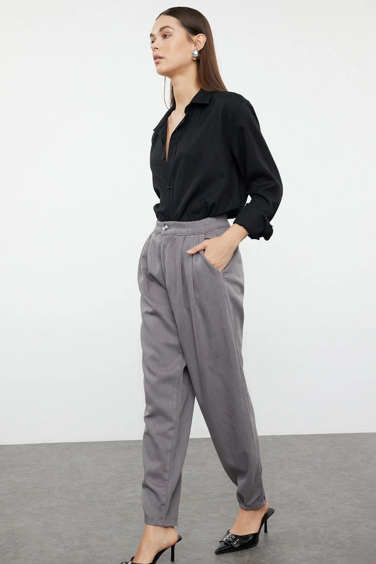 Jeans TWOAW25JE00002 - siva [djesi-src-1598511ebca96ed91ff4199e36eb42dd8292045198f26f95772fafef264cf74a]