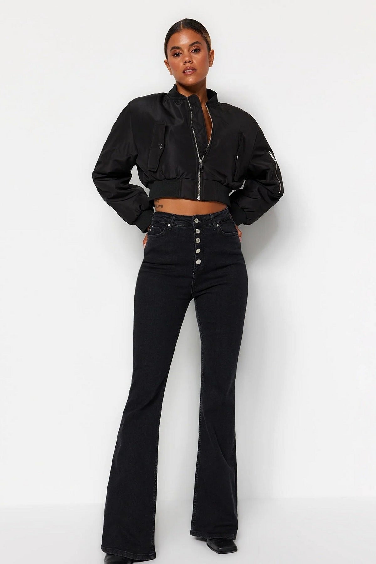 Jeans TWOSS20JE0111 - crna [djesi-src-dd99a0e925a0ba3ef8cd9786120bd362f66ac421a4e9b0834121f8241310640b]