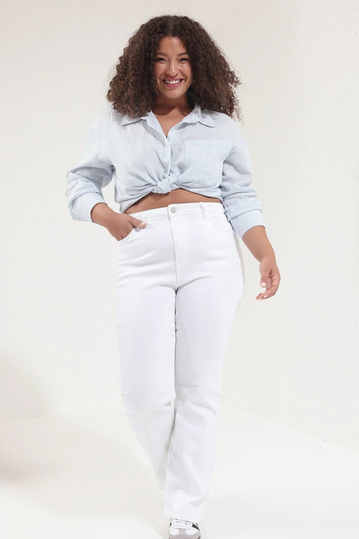 Farmerke TBBSS25CJ00019 - bijela [djesi-src-b69fff44dbf674a8e584b31ef339aa76f072439b30b4261e844a5d1a0235e0dd]