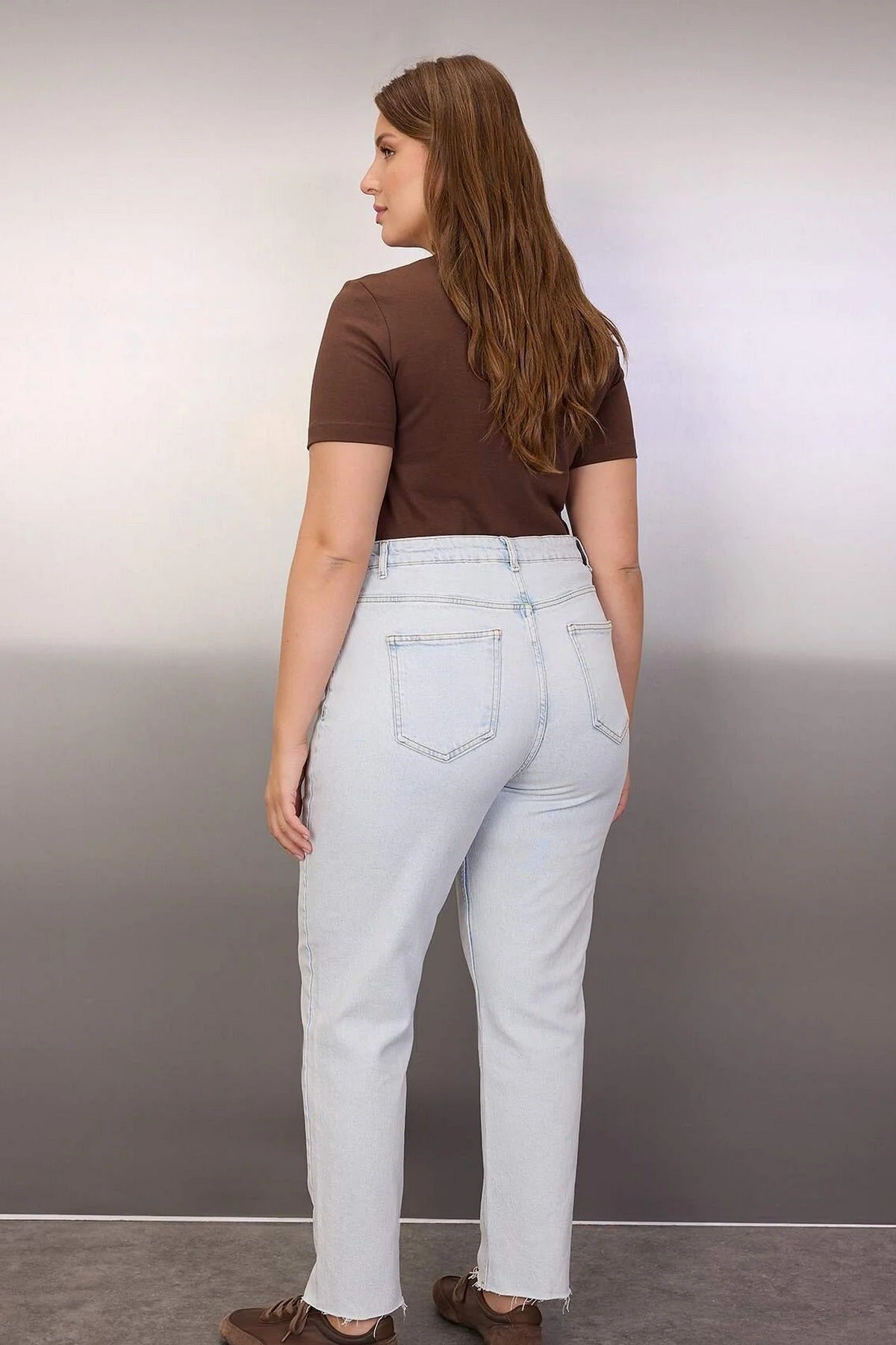 Jeans TBBAW24CJ00076 - plava [djesi-src-f1183383cbc507016a960626e1add5ba22393fec498722cea26a1ff502b2c6b9]