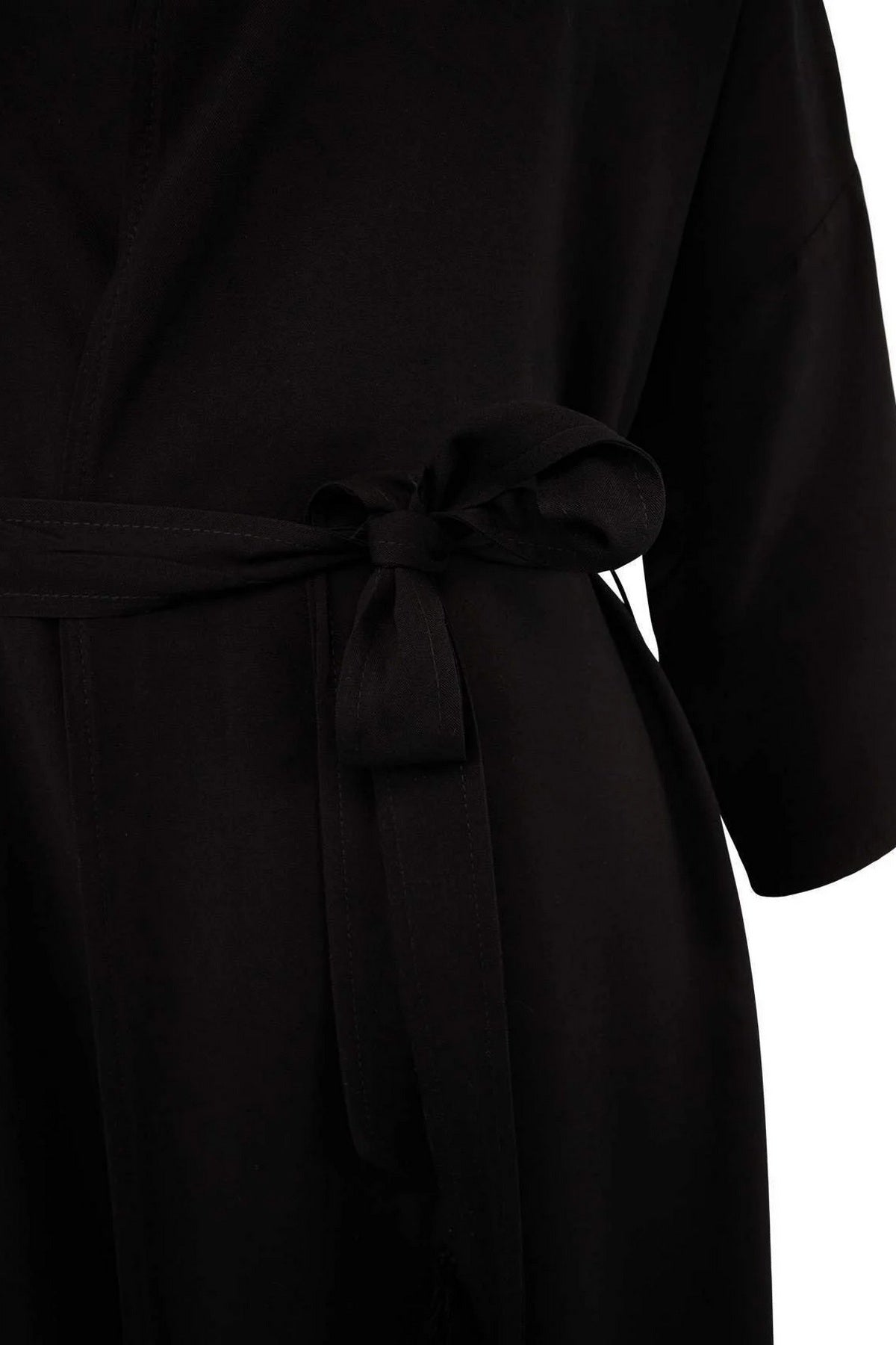 Kimono TBBSS26DE00001 - crna [djesi-src-350a81e7f3a1025746b416e6988e2318d3f26bcd0724391d9fa997ff389bc2ff]
