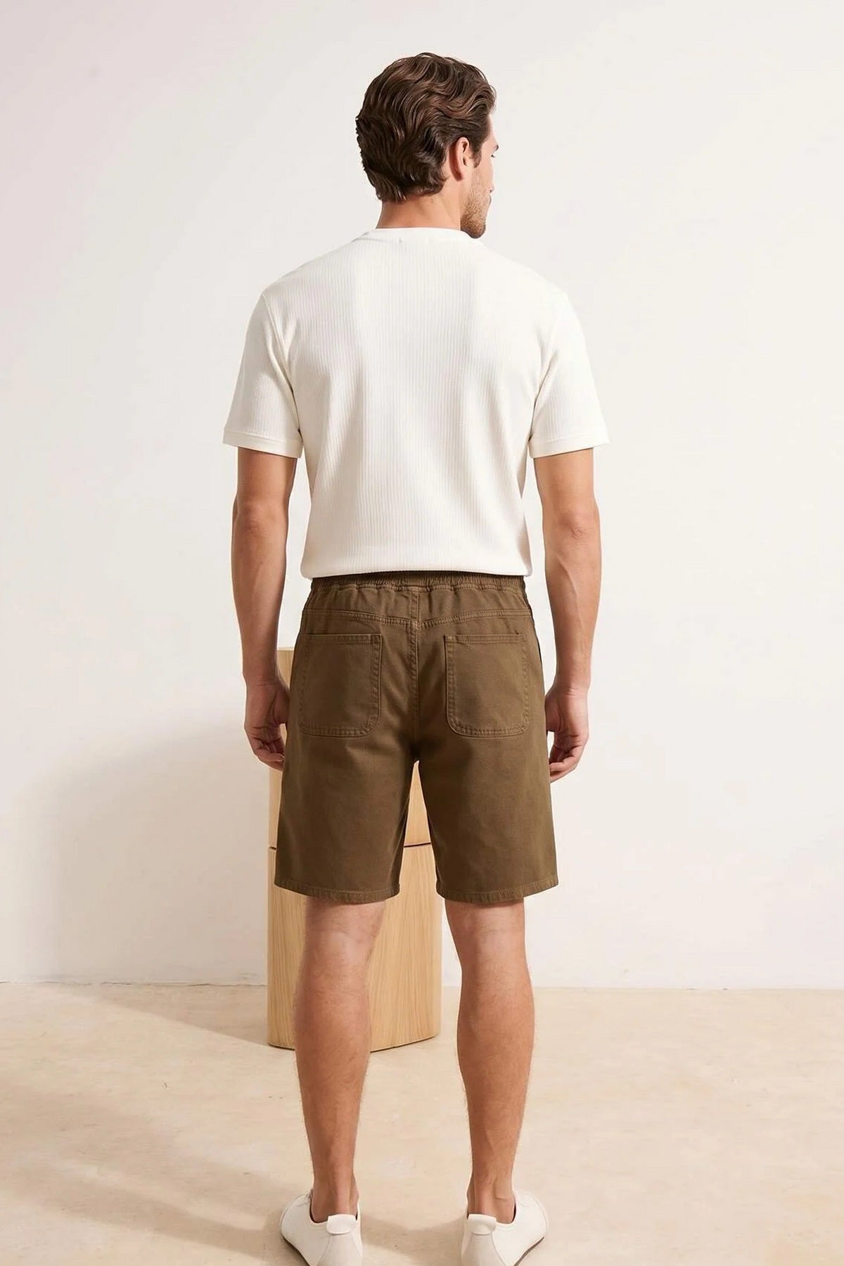 Šorts TMNSS26SR00025 - khaki [djesi-src-f127d3cf573bad49aeea32d953d04e1de02878a7dddfe964590a6b3087b01474]