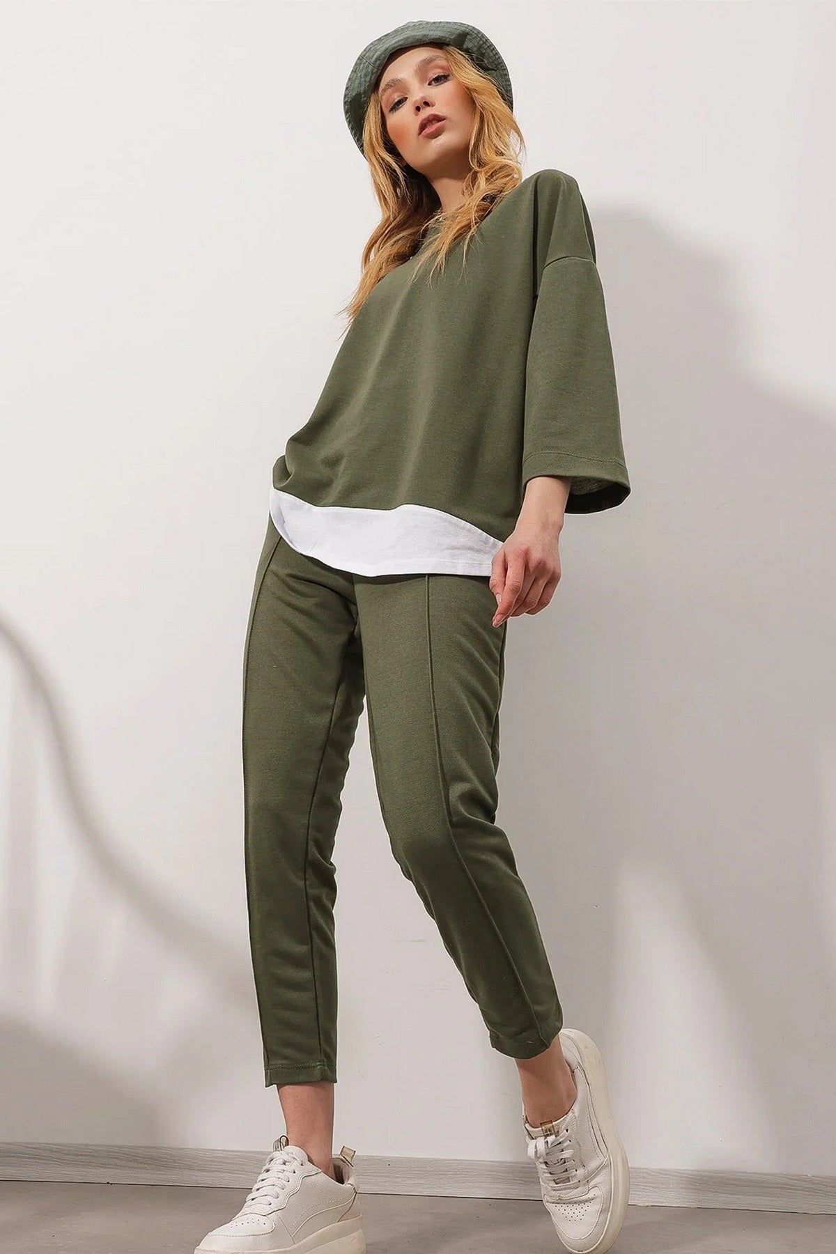 Kompleti ALC-X8175 - khaki [djesi-src-240e8912b5ae493a27f2d5c5a35feed2b267cce4b37ed8d7c68004045a633a81]