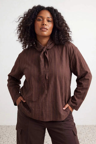 Bluza TBBAW27AF00074 - braon [djesi-src-c54877f777d1a5bb6e06c486f853969de7f0327f044d248f6078070a2821f63c]