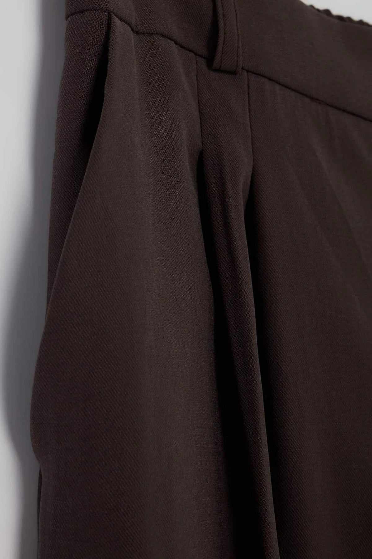 Pantalone TBBSS26AR00051 - braon [djesi-src-bfd97fb5d5eed5d510fcb2a5d23effcabf9926299e05c628719fc055ae8e9e0b]