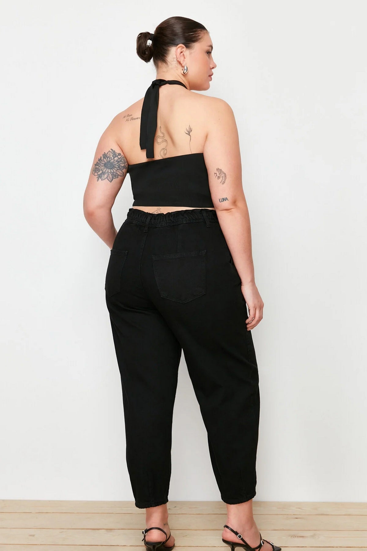 Jeans TBBAW23CJ00007 - crna [djesi-src-9645888d028fad3a8ff0a4899427771b7c4509e7e7ca5fdf57755228809e13d1]