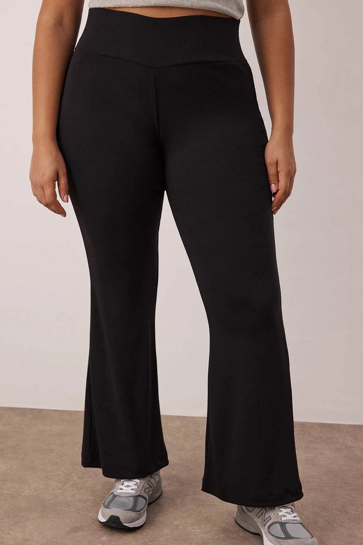 Pantalone TBBAW26AR00027 - crna [djesi-src-b2d3fb6d4dcb0625ca0c368e7748e9913275b45a5dbffdbe3e3e278d58bf5984]