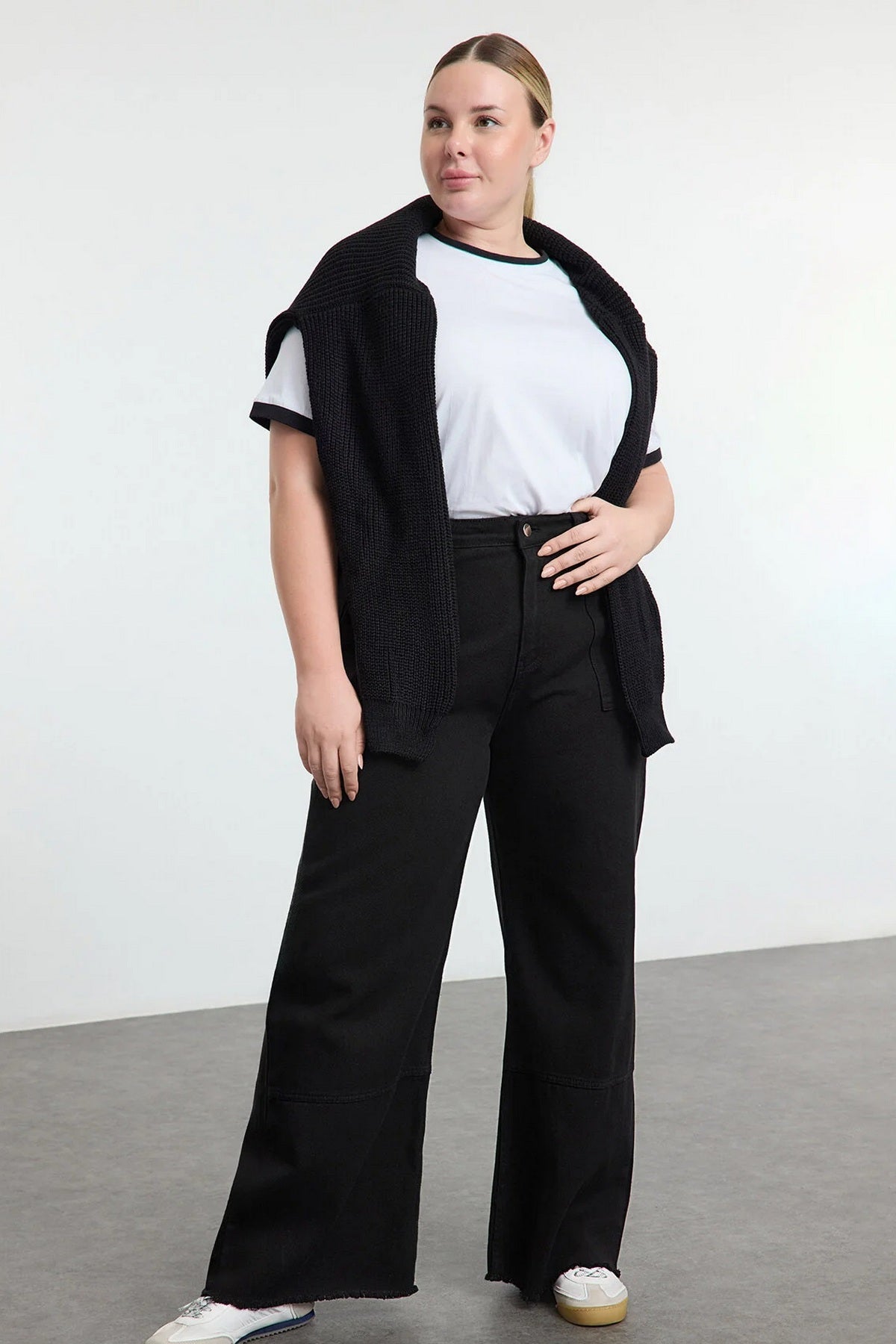Jeans TBBAW25CJ00001 - crna [djesi-src-08f773cc8f849f8c63c899729830d6144e5502a2ea1b08d43150e0e1a0bef6c1]