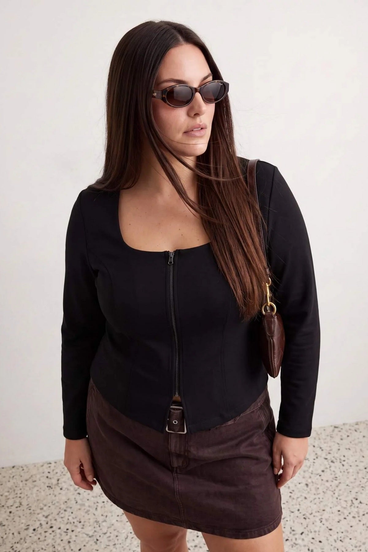 Bluza TBBAW27AF00059 - crna [djesi-src-600072b812e2202f8bfd19de0e510e20d0e6f7c786c347ed11476607cdfc792d]