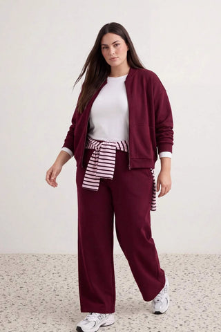 Trenerka TBBAW27TS00004 - bordo [djesi-src-cd2aaaad6ee4e2d44a4a97f20d38a1a8fd65cc97156fccaea8b301c18a67843b]